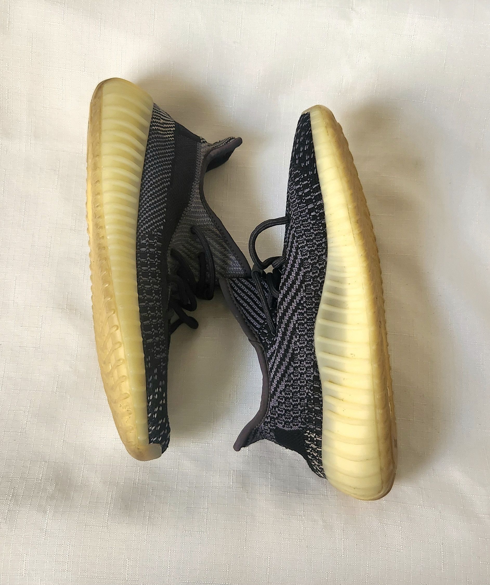 Adidas × Yeezy Adidas Yeezy Boost 350 V2 Low Carbon Size 7 8W FZ5000 Rare Size US 7 / EU 40 - 7 Thumbnail