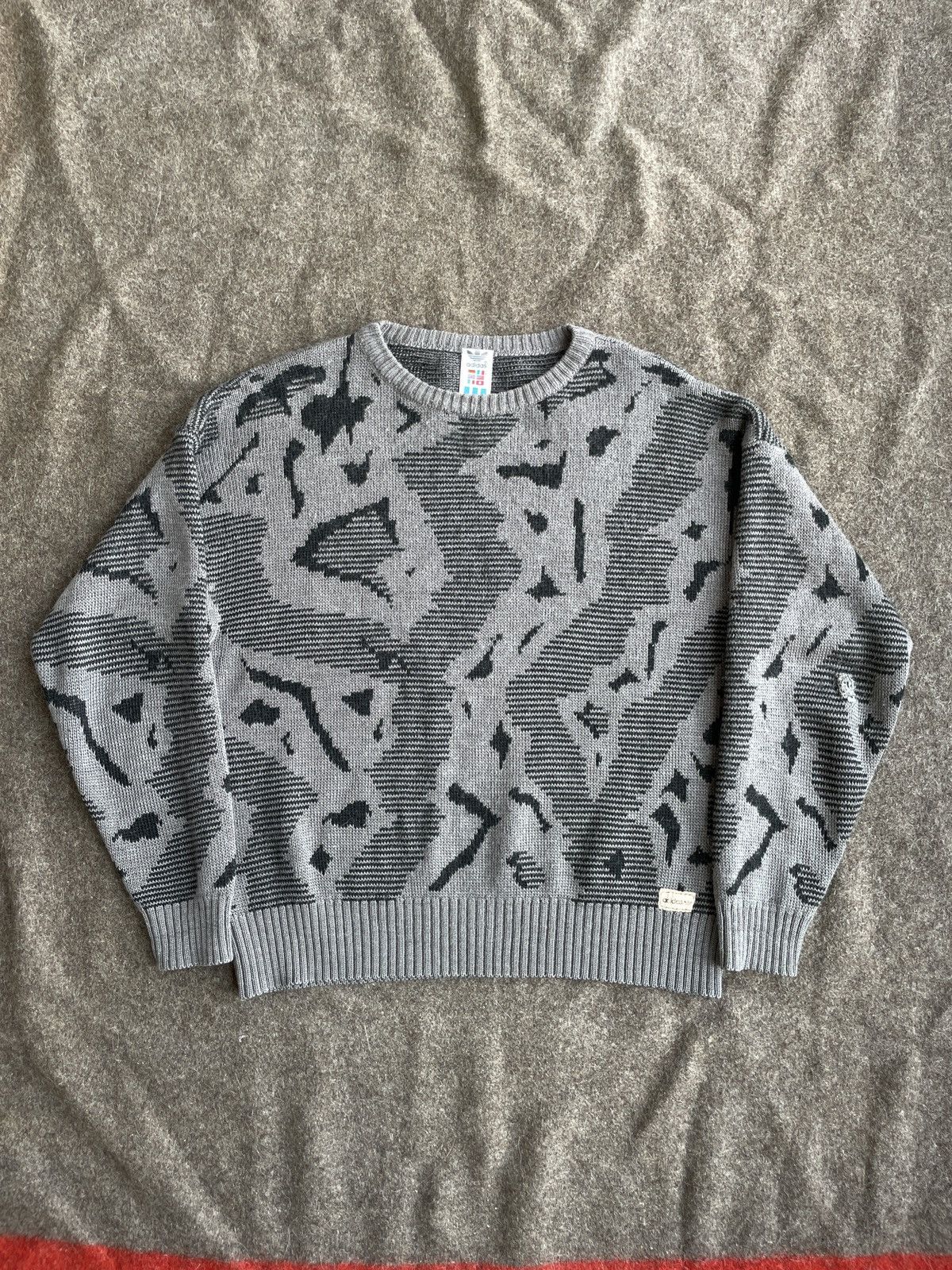Adidas Vintage Adidas Original Sweater Size US M / EU 48-50 / 2 - 1 Thumbnail