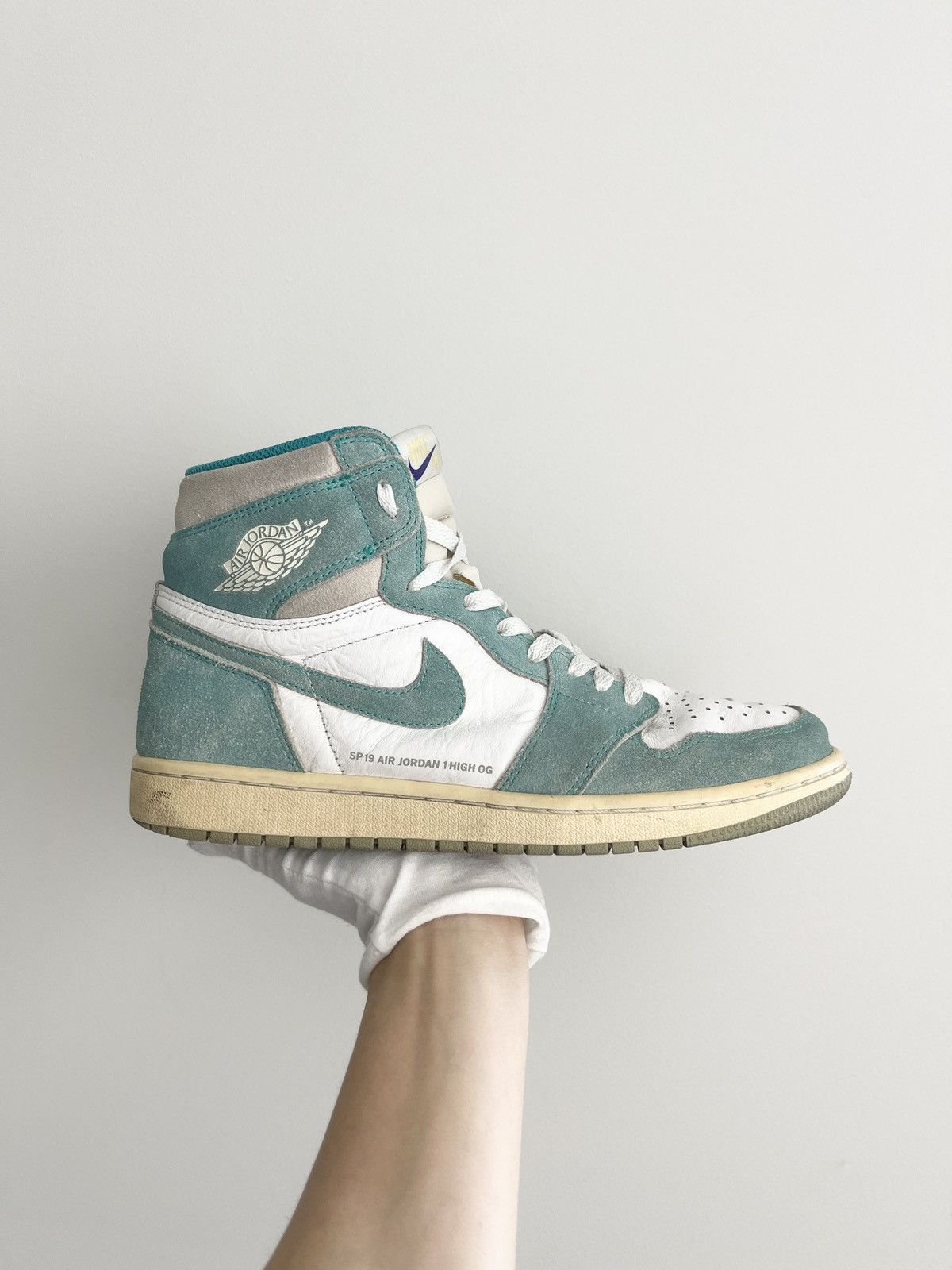 Jordan Brand STEAL! 2019 Air Jordan 1 Turbo Green - size 10.5 Size US 10.5 / EU 43-44 - 2 Thumbnail