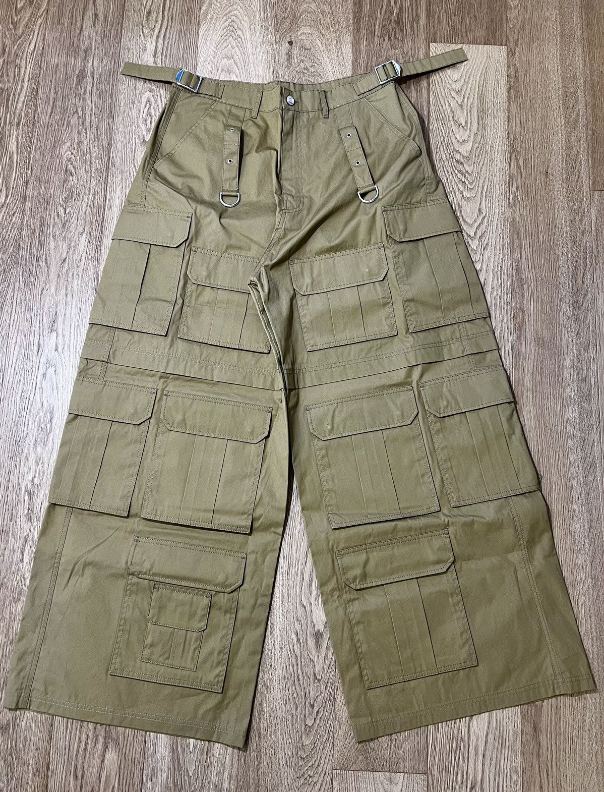Vetements Vetements multipocket cargo pants Size US 34 / EU 50 - 1 Thumbnail