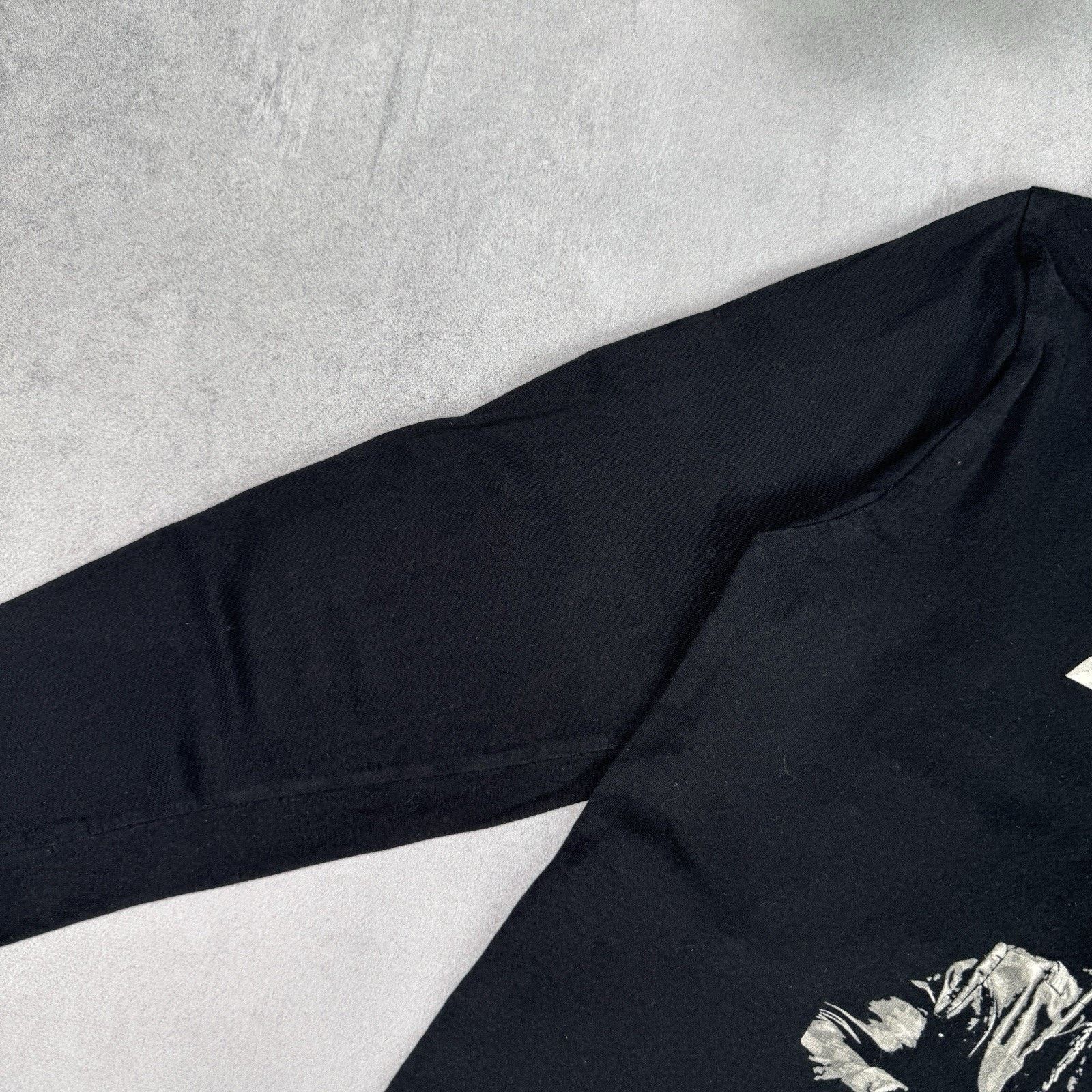 Vintage Massive Attack Band Long Sleeve Band Tvshirt Size S Black Size US S / EU 44-46 / 1 - 7 Thumbnail