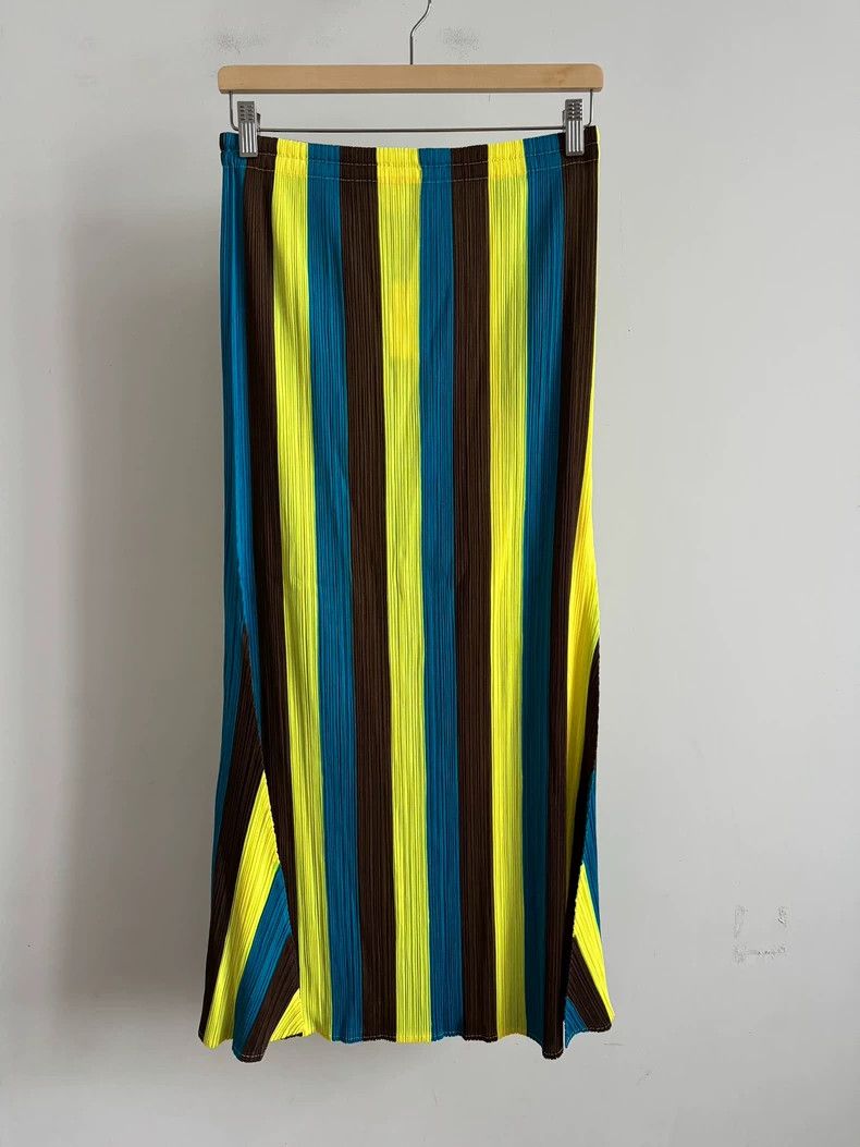 Issey Miyake issey miyake size:4 Striped skirt 2506-Nextarrow Size 42" / US 20 - 1 Thumbnail