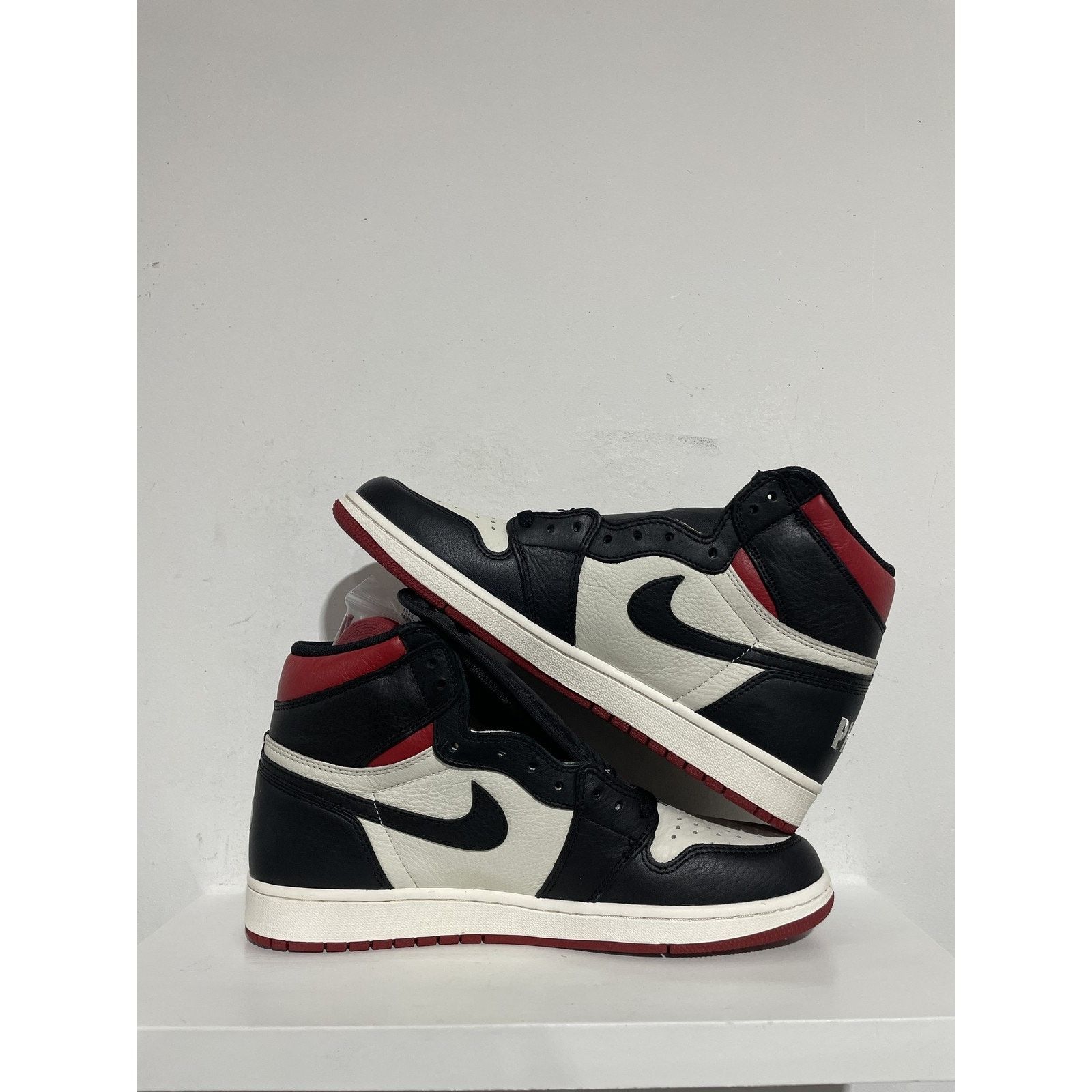 Jordan Brand JORDAN 1 RETRO HIGH NOT FOR RESALE RED SIZE 11 NEW Size US 11 / EU 44 - 2 Thumbnail