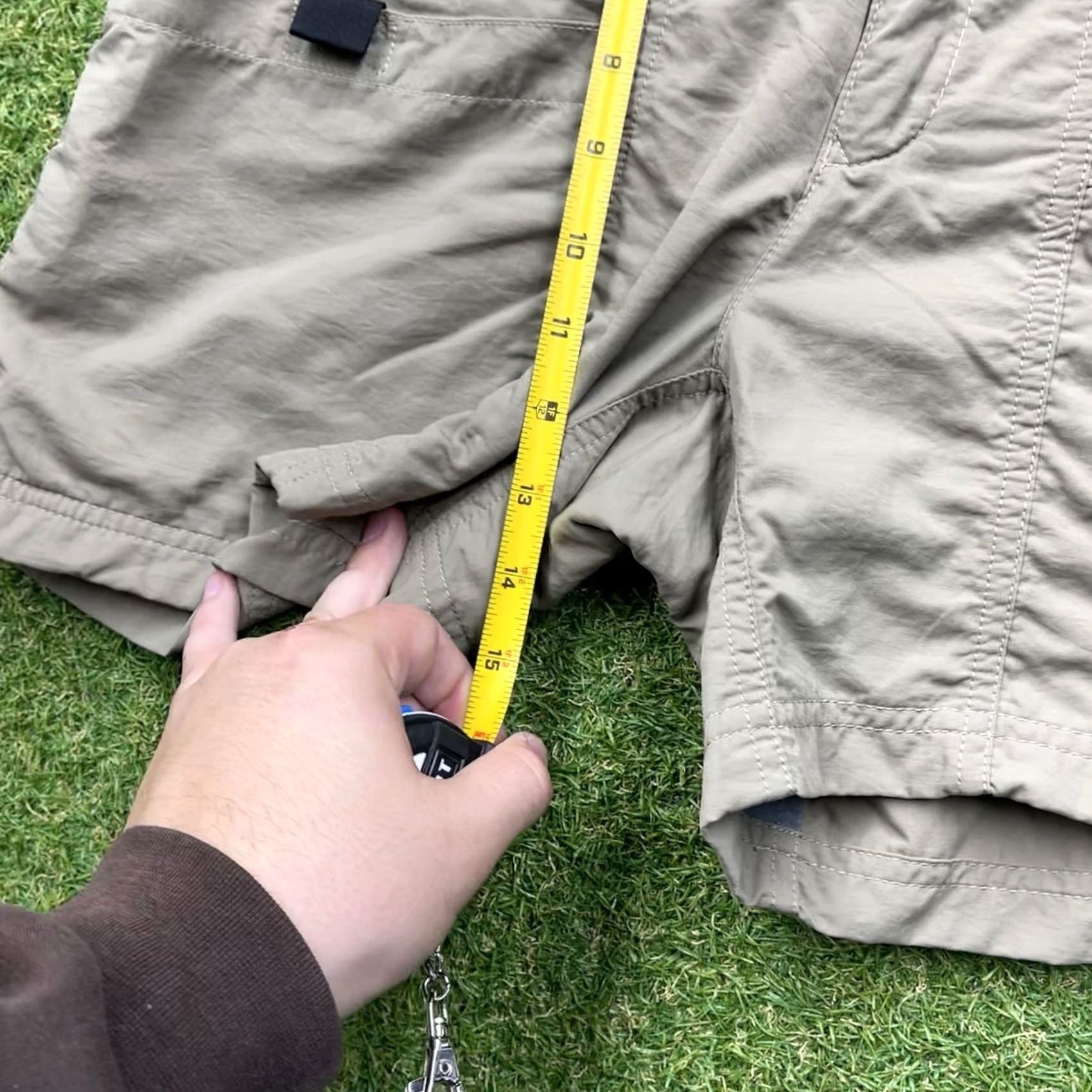 Mountain Hardwear Mountain Hardwear Shorts Womens 10 Khaki Beige Nylon Cargo Hiking Outdoor Casual Shorts Size 32" / US 10 / IT 46 - 6 Thumbnail