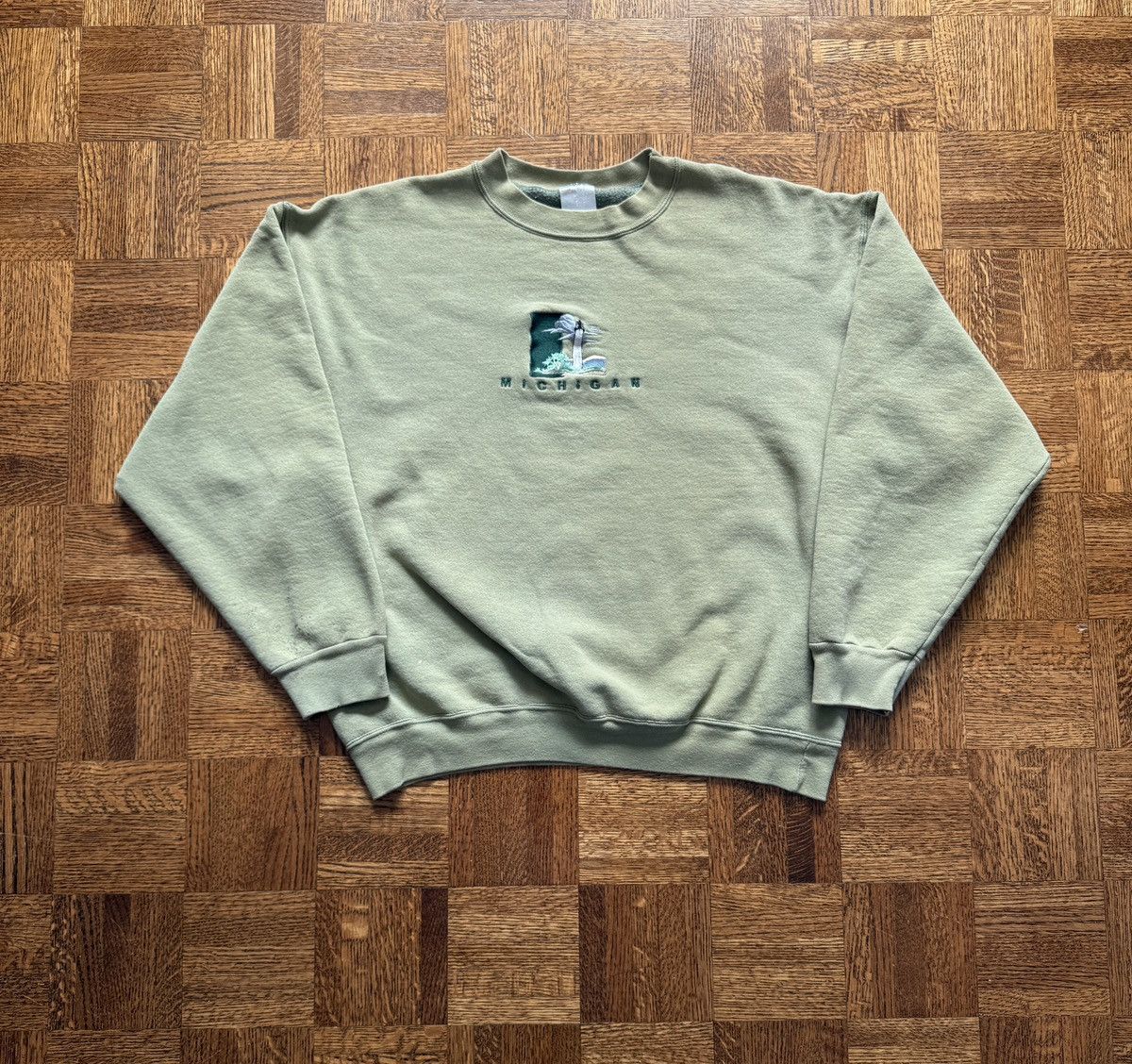 Vintage Vintage 90s Michigan Lighthouse Embroidered Sweatshirt Size US M / EU 48-50 / 2 - 1 Thumbnail