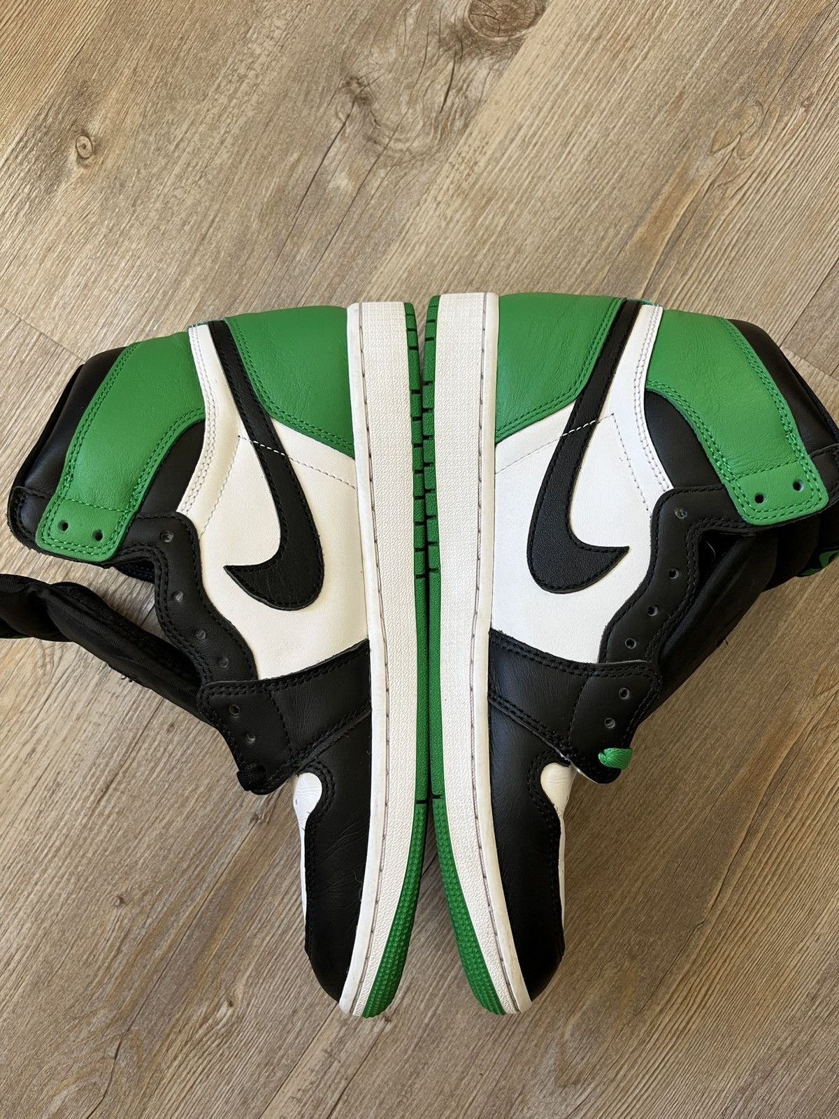 Jordan Brand Air Jordan 1 Retro High OG Size US 9.5 / EU 42-43 - 2 Thumbnail