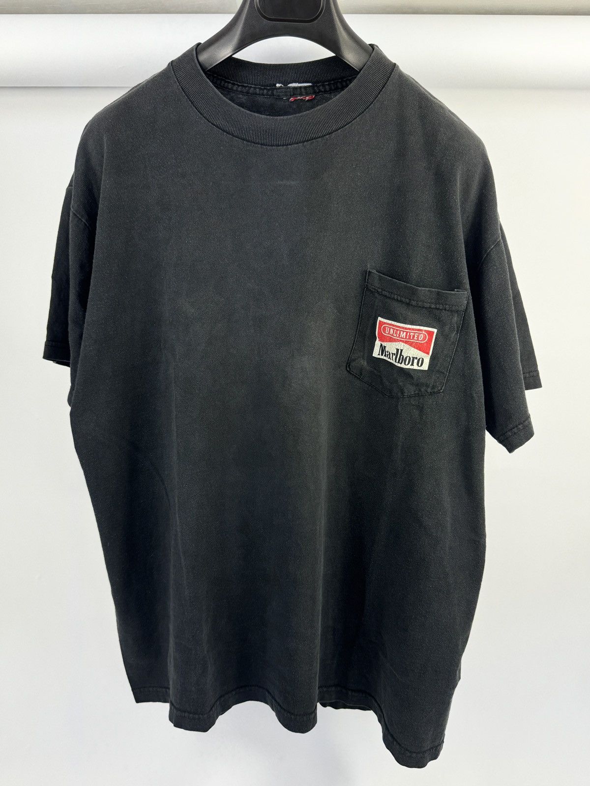 Vintage MALBORO UNLIMITED VINTAGE T-SHIRT Size US XL / EU 56 / 4 - 1 Thumbnail