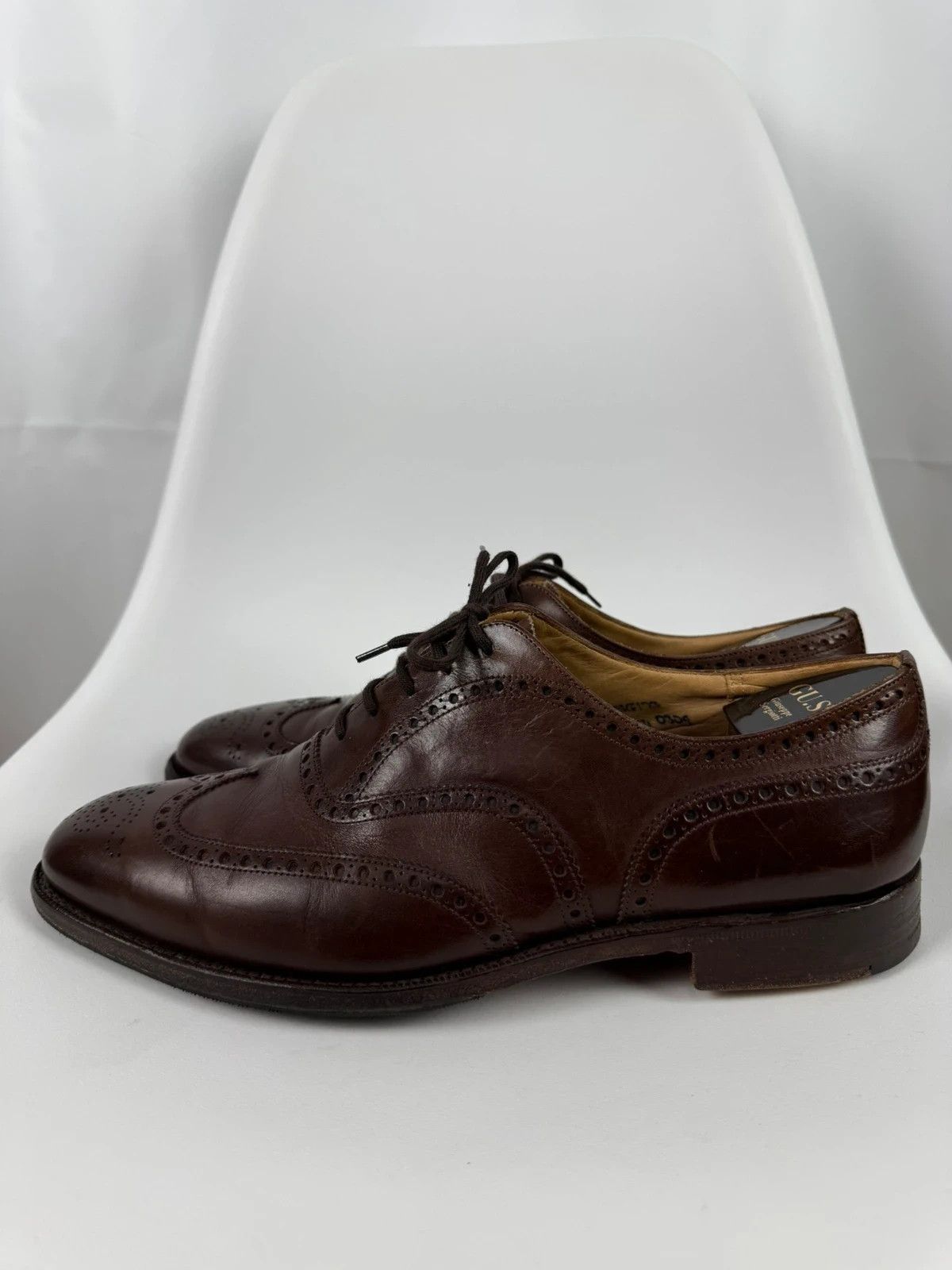 Church's Churchs Oxford Brogues Genuine Leather size 9.5 Size US 10.5 / EU 43-44 - 3 Thumbnail
