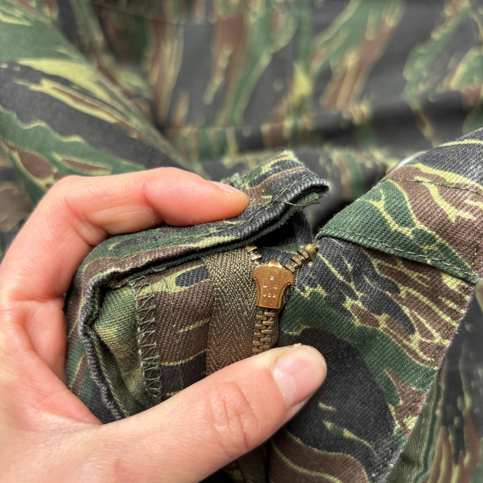 Vintage Vintage 70s Tiger Stripe US Military BDU Cargo Pants Men XL Size US 36 / EU 52 - 8 Thumbnail