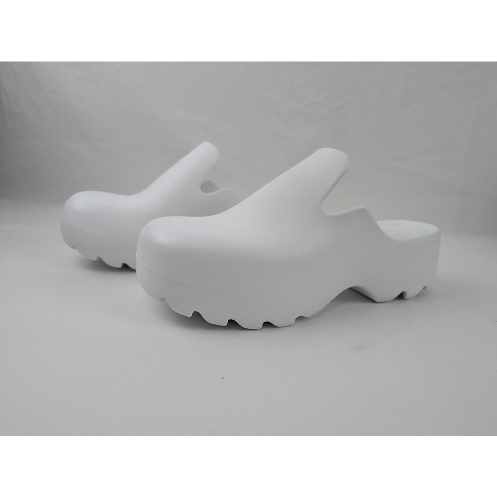 Bottega Veneta o1rshd1 Gel Rubber Flash Slipper in Chalk 41 Size US 8 / EU 41 - 2 Thumbnail