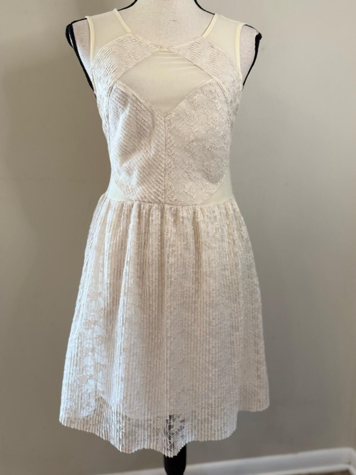 Other Pins & Needles floral lace sleeveless fit flare midi dress 4 Size S / US 4 / IT 40 - 1 Thumbnail