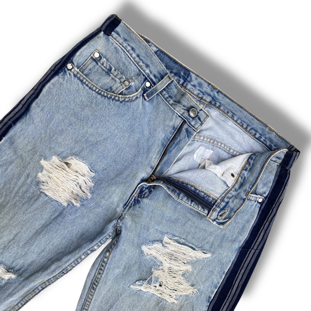 Handmade 🇯🇵 BLUESHADU JAPANESE KOI FISH DISTRESSED DENIM PANTS Size US 33 - 8 Thumbnail