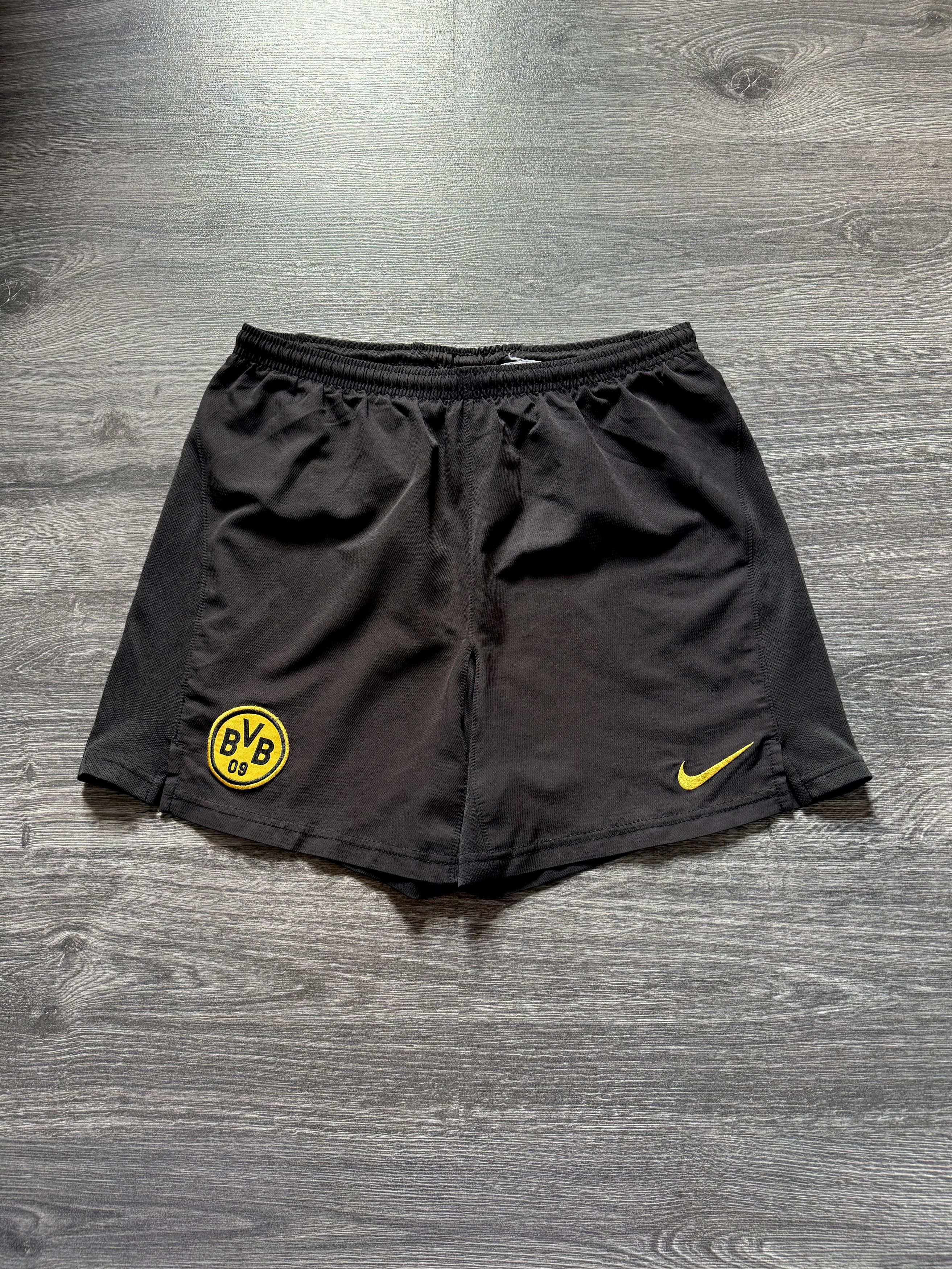 Nike Nike Borussia Dortmund Vintage football shorts Size US 30 / EU 46 - 1 Thumbnail
