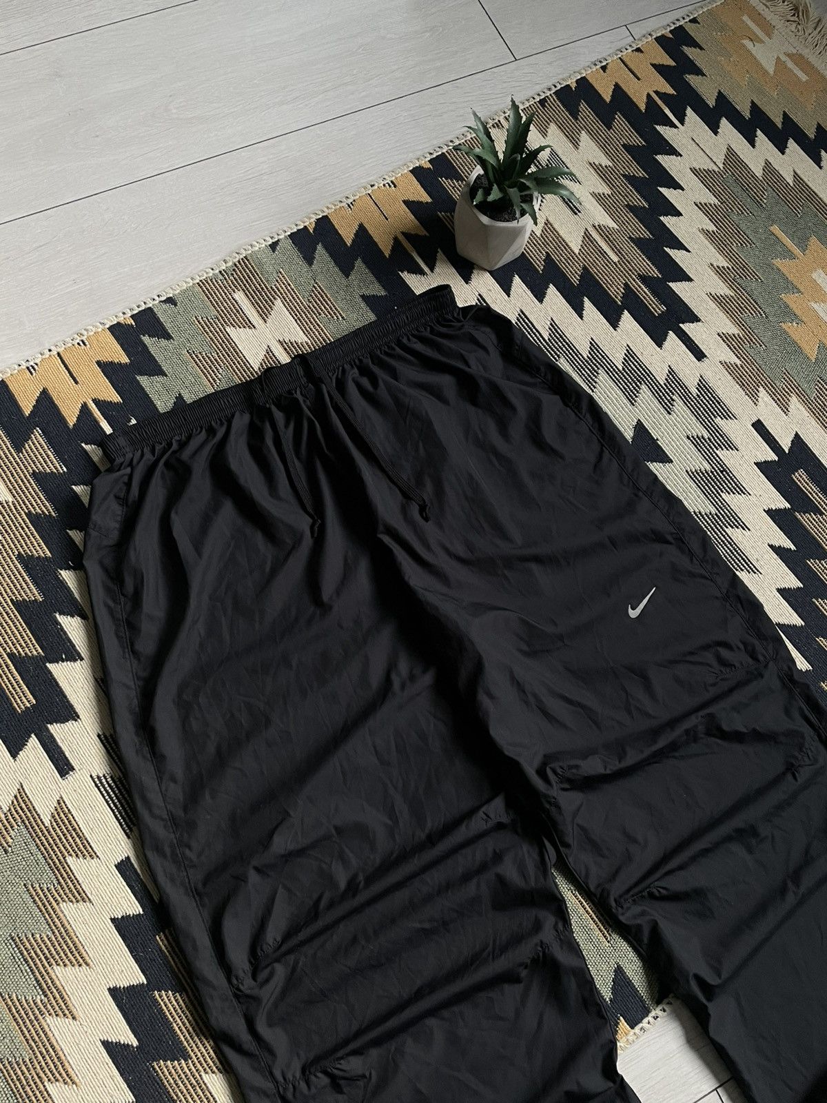 Other Vintage Nike Nylon Reflective Logo Y2K Swoosh Pants Size US 34 / EU 50 - 4 Thumbnail