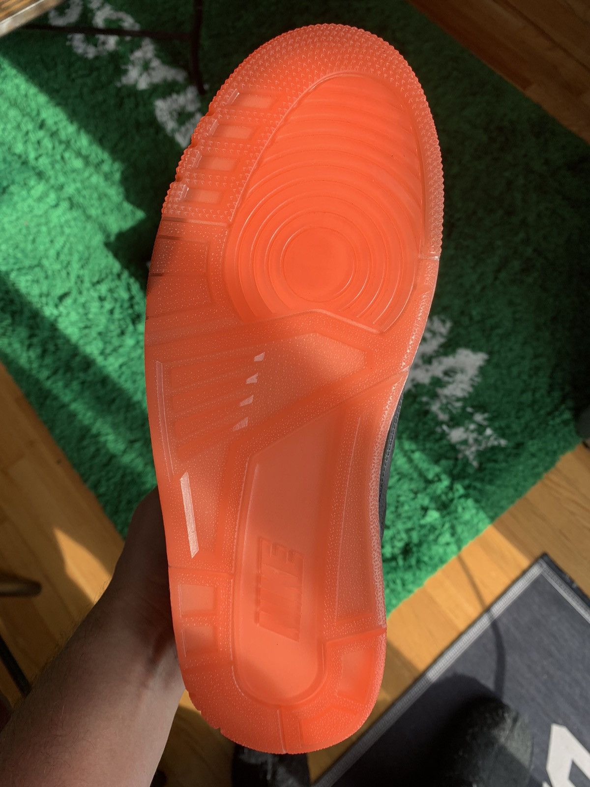 J Balvin × Jordan Brand Jordan 3 J Balvin Rio Size US 10.5 / EU 43-44 - 6 Thumbnail