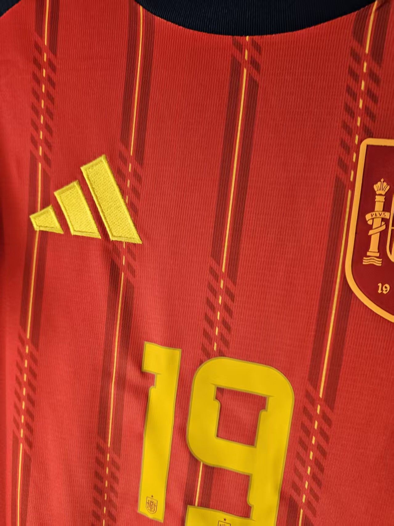 Nike 2025 26 Spain Lamine Yamal Jersey Home Size US L / EU 52-54 / 3 - 4 Thumbnail