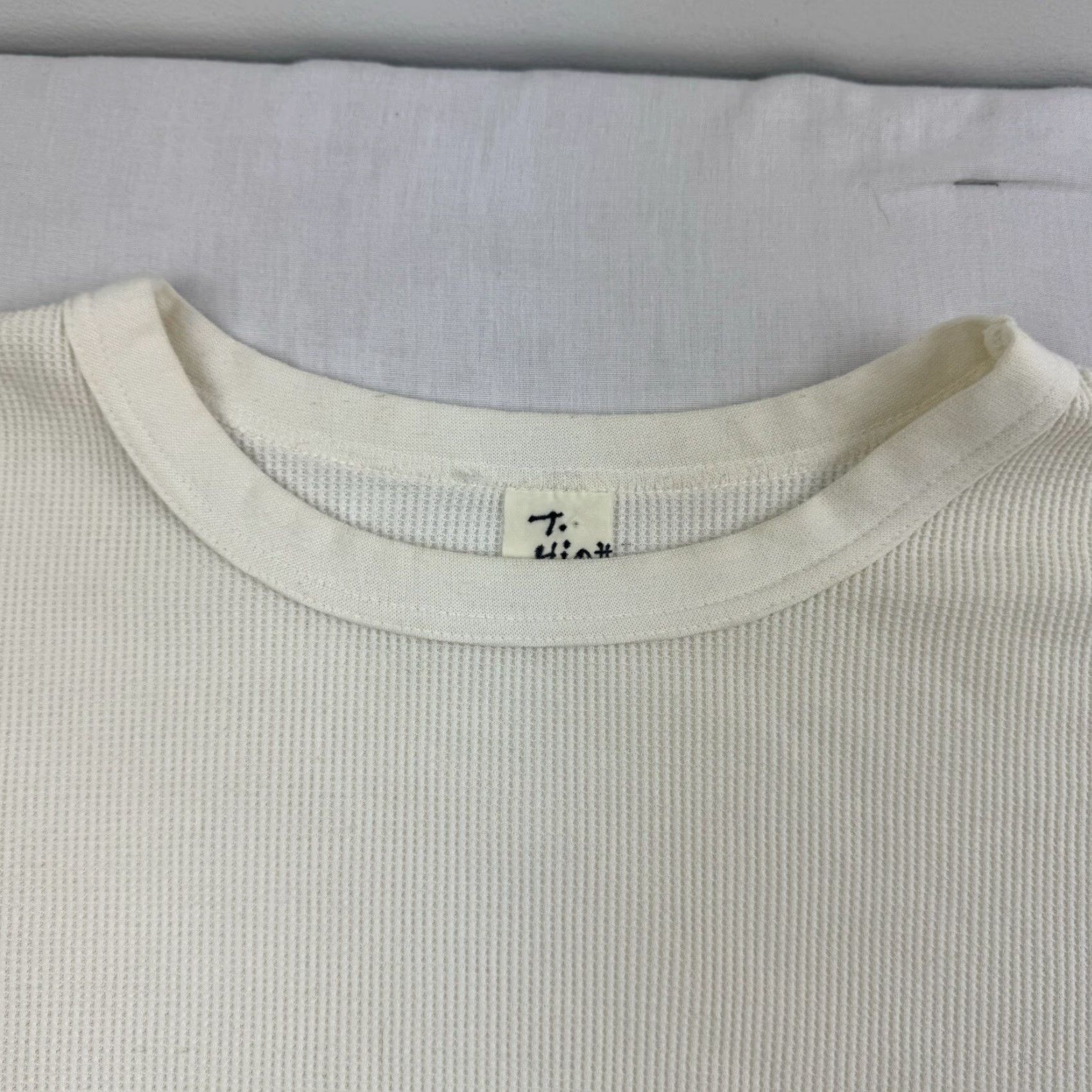 Vintage VINTAGE 1960s Thermal Undershirt Adult XL White Grunge Stained 1970s Rockabilly T-Shirt Long Sleeve Mens Size US L / EU 52-54 / 3 - 2 Thumbnail