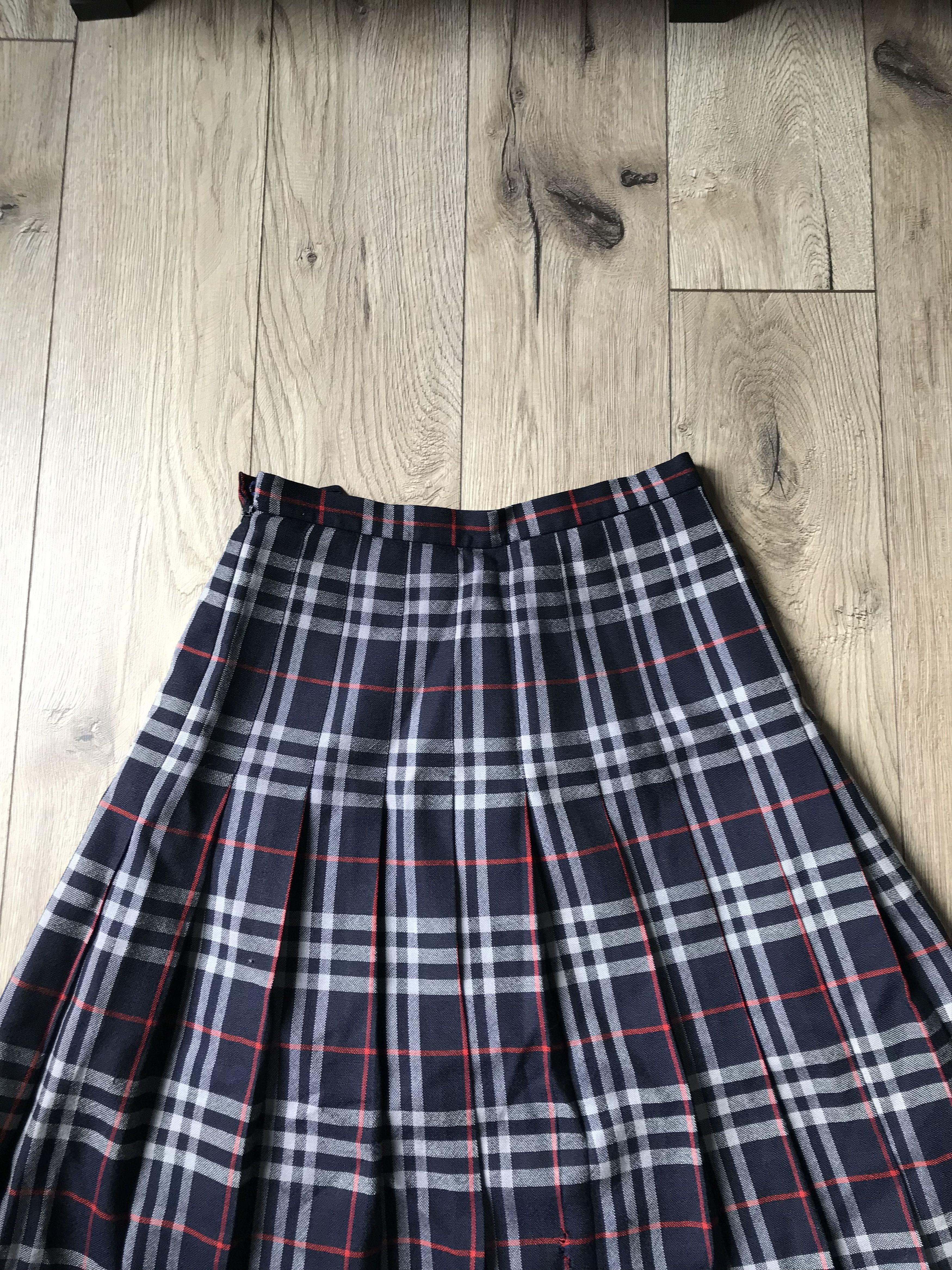 Burberry Beautiful Burberry wool skirt British style vintage Size 27" / US 4 / IT 40 - 4 Thumbnail