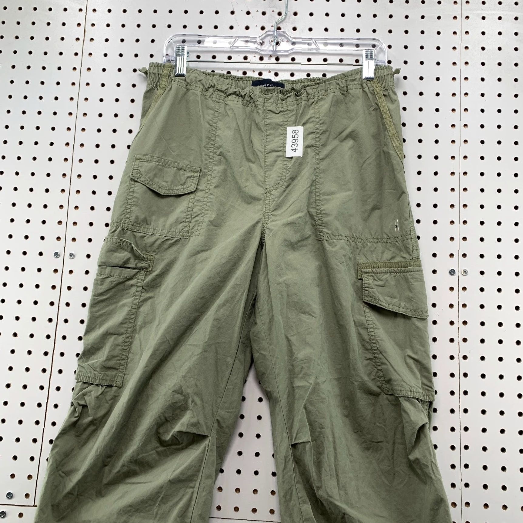 Vintage AEROPOSTALE Cargo Pants Womens Small Green Nylon Relaxed Fit 30x30 Casual Size 28" / US 6 / IT 42 - 2 Thumbnail