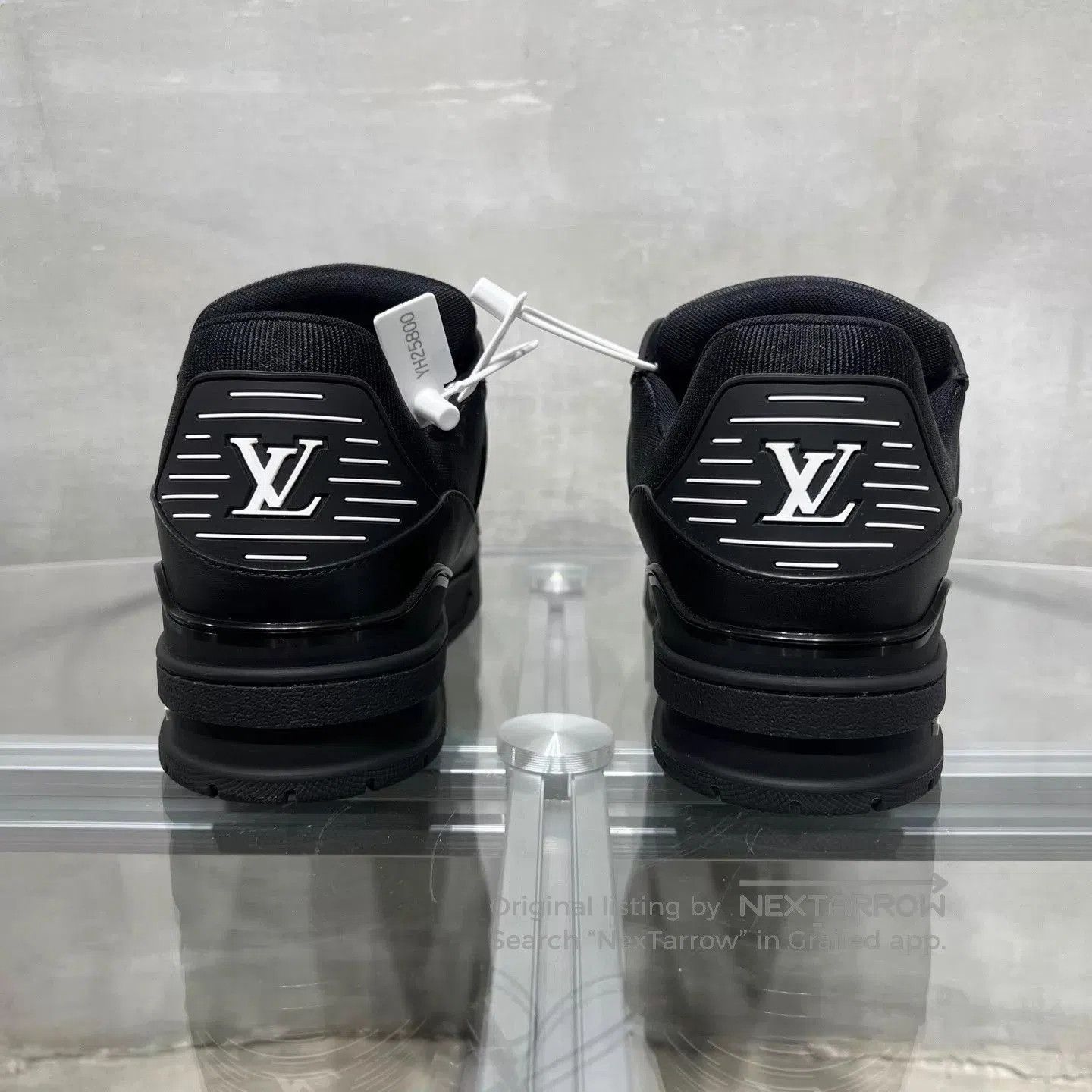 Louis Vuitton Black Low-Top Sneakers Size 11. Size US 11 / EU 44 - 6 Thumbnail