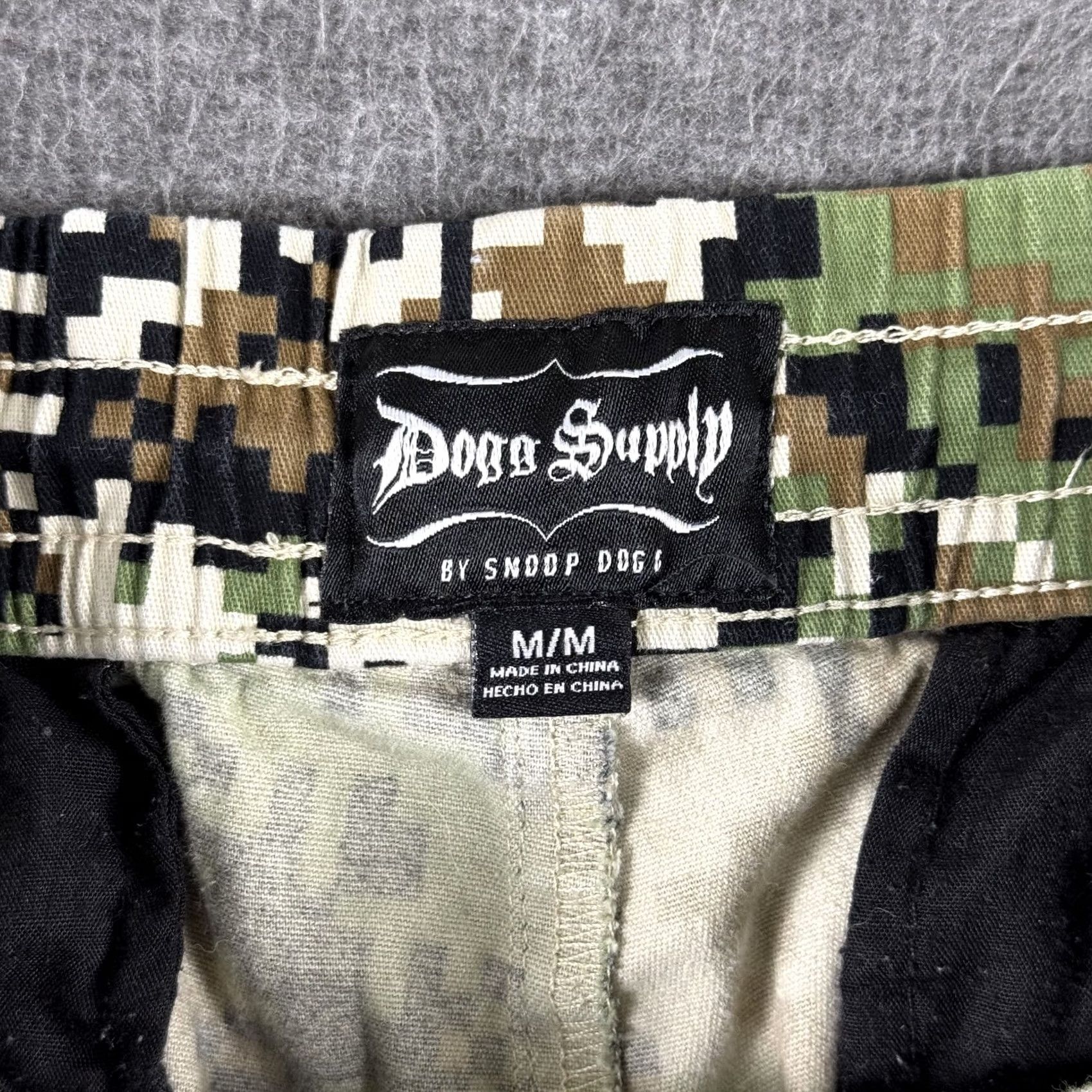 Vintage Dogg Supply Snoop Dogg Cargo Shorts Mens Medium Camo Digital Drawstring Pockets Size US 31 - 5 Thumbnail