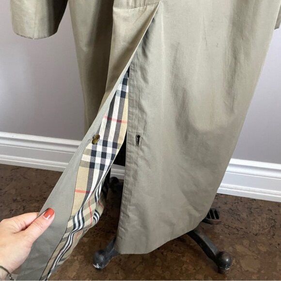 Burberry Vintage Burberry Khaki Light Trench Coat - 38R / L-XL Size US L / EU 52-54 / 3 - 13 Thumbnail