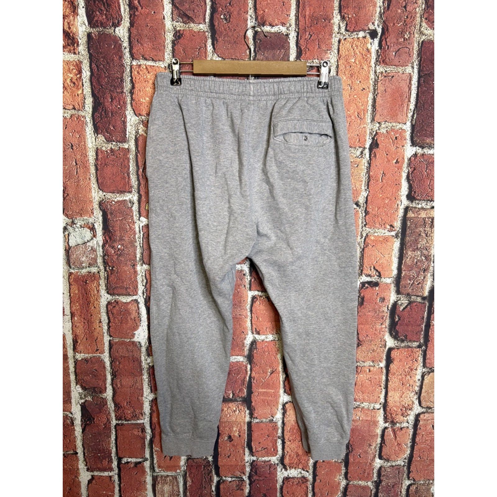 Nike Nike Sportswear Club Fleece Joggers Mens L Heather Grey Sweatpants BV2671-063 Size US 33 - 3 Thumbnail