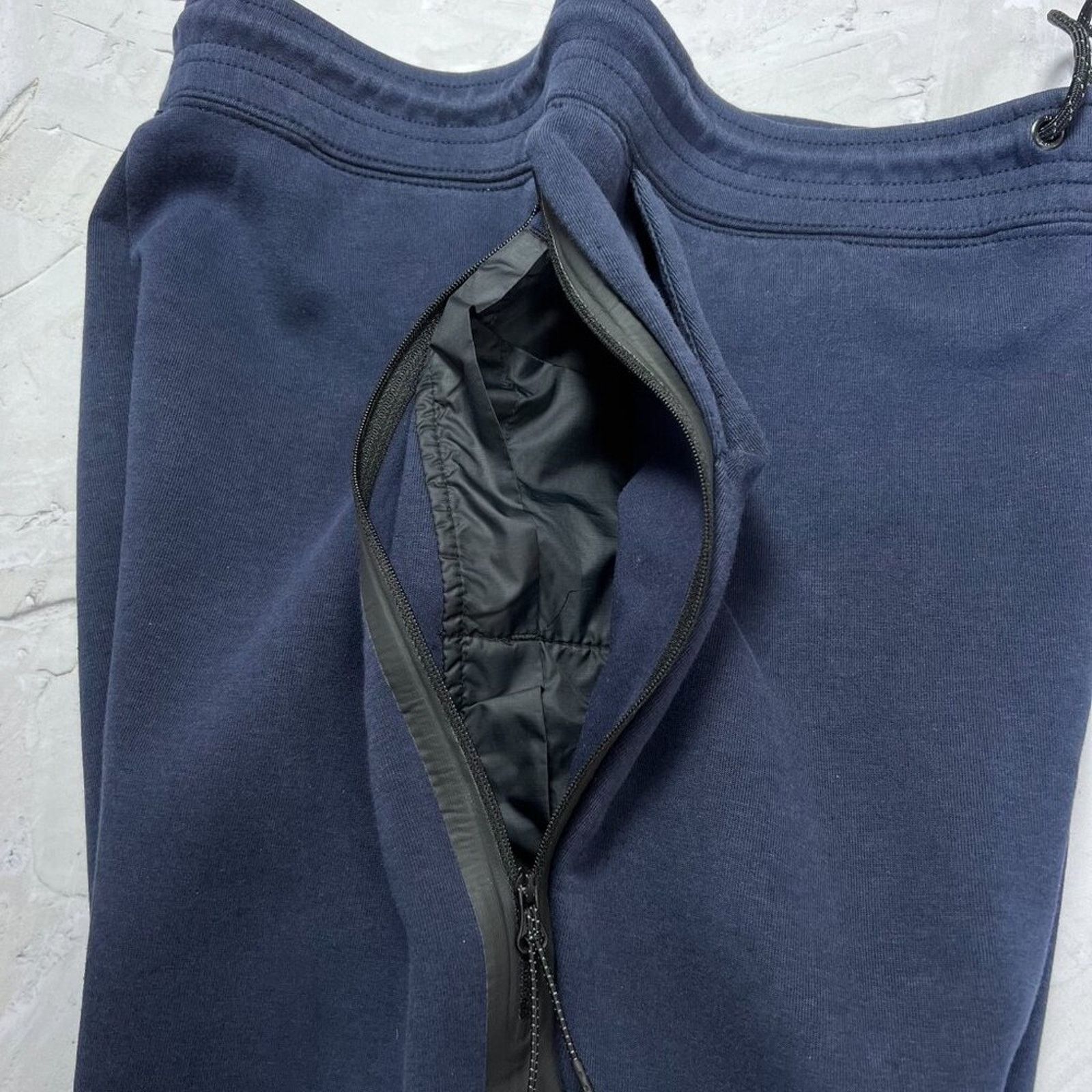 Nike Nike Tech Fleece Jogger Navy Short Cargo Zip Pocket Size L Size US 31 - 9 Thumbnail