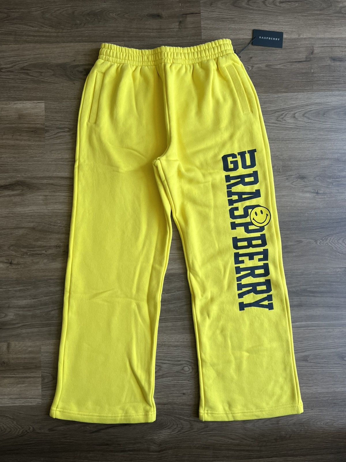 The GV Gallery Greedy Unit F & F Sweatpants Yellow Small