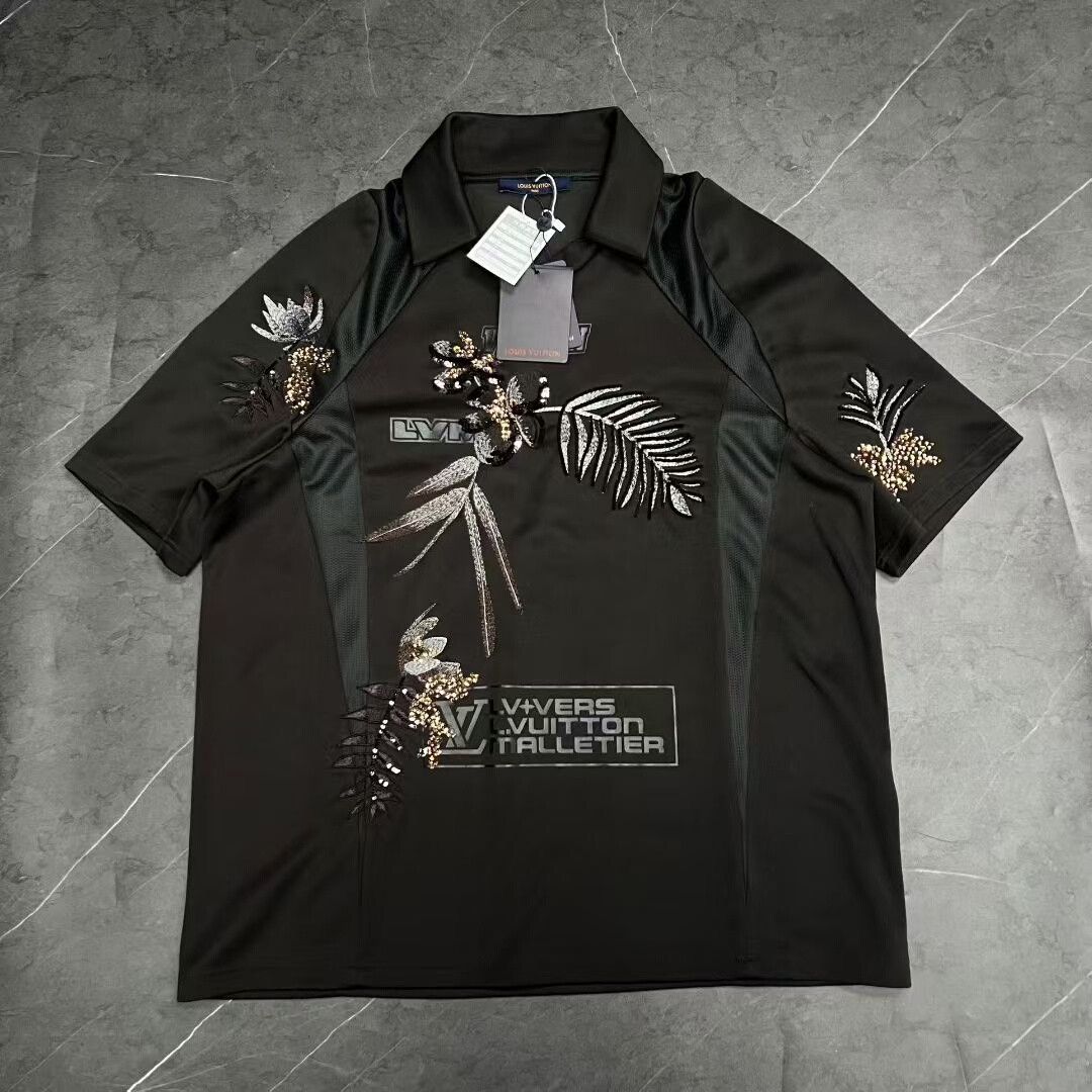 Louis Vuitton louis vuitton logo print short sleeve shirt Size US XL / EU 56 / 4 - 1 Thumbnail
