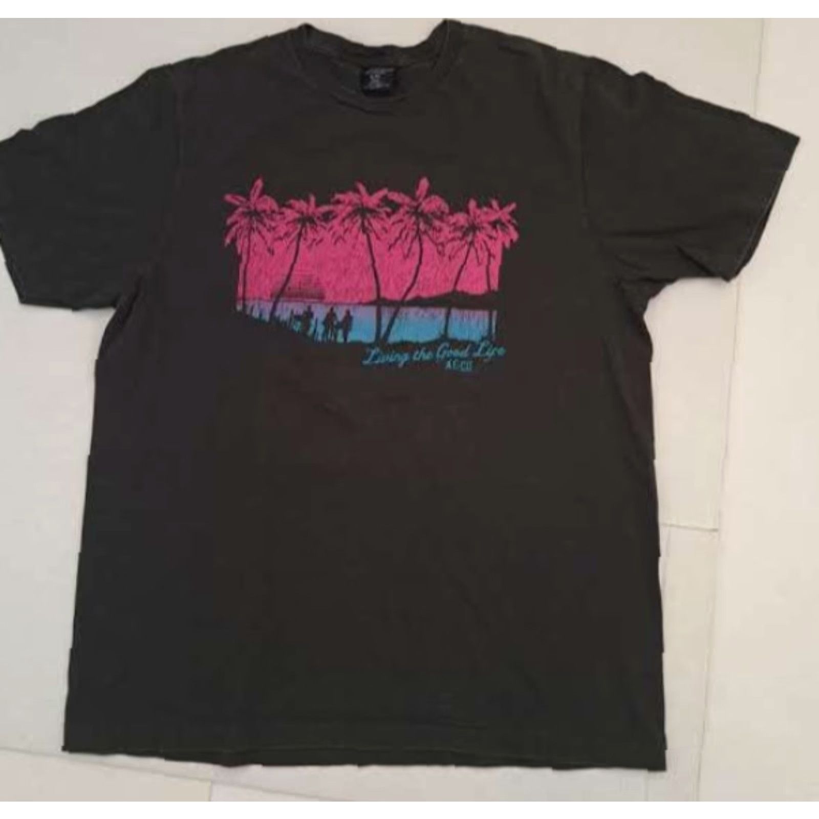 American Eagle Outfitters VINTAGE American Eagle Outfitters The Good Life T-Shirt X-Large Brown Shirt Unisex Adults 90s beach Mens Womens Size US XL / EU 56 / 4 - 4 Thumbnail