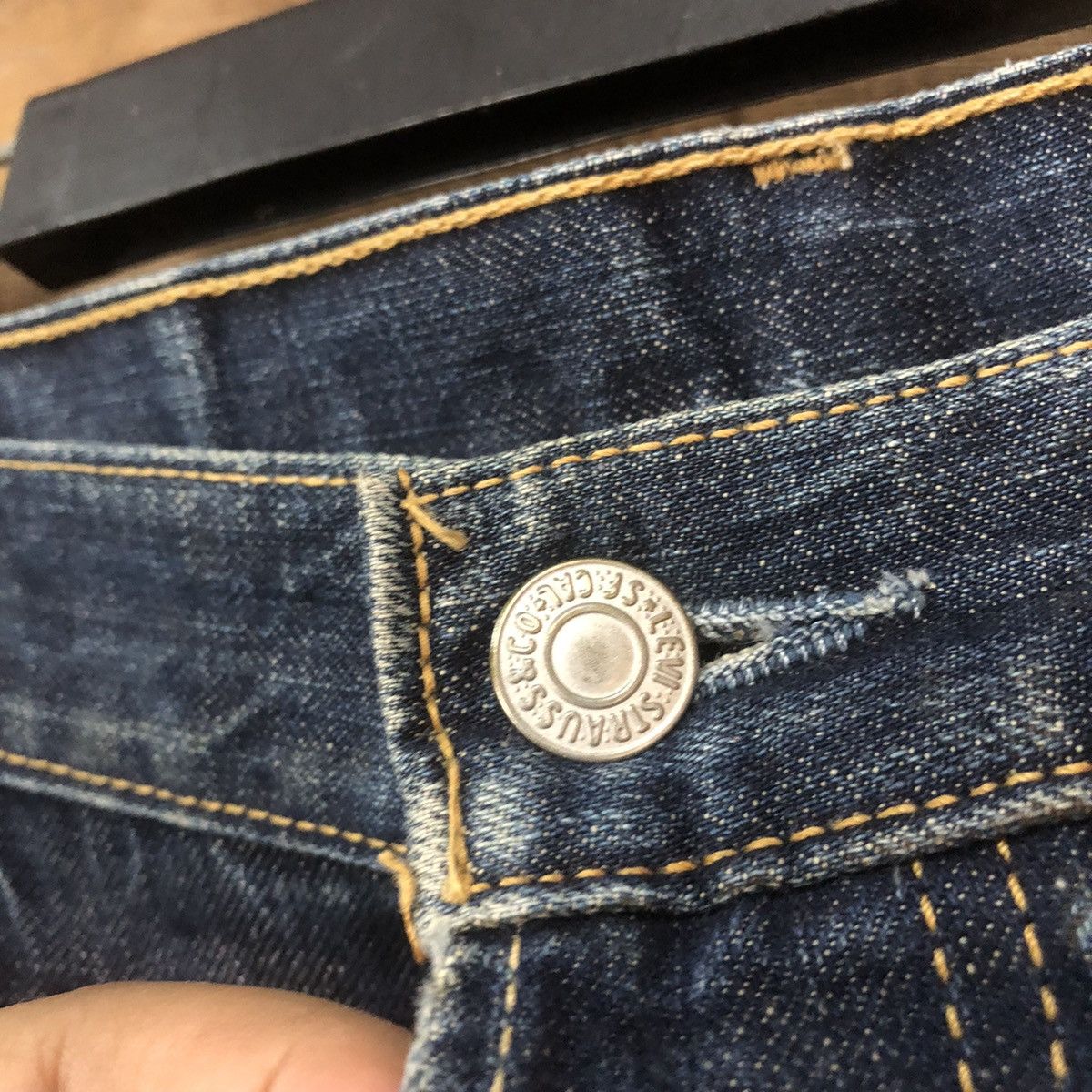 Levi's Levis Strauss & Co 501 Distressed Denim jeans Pants #7322 Size US 35 - 10 Thumbnail