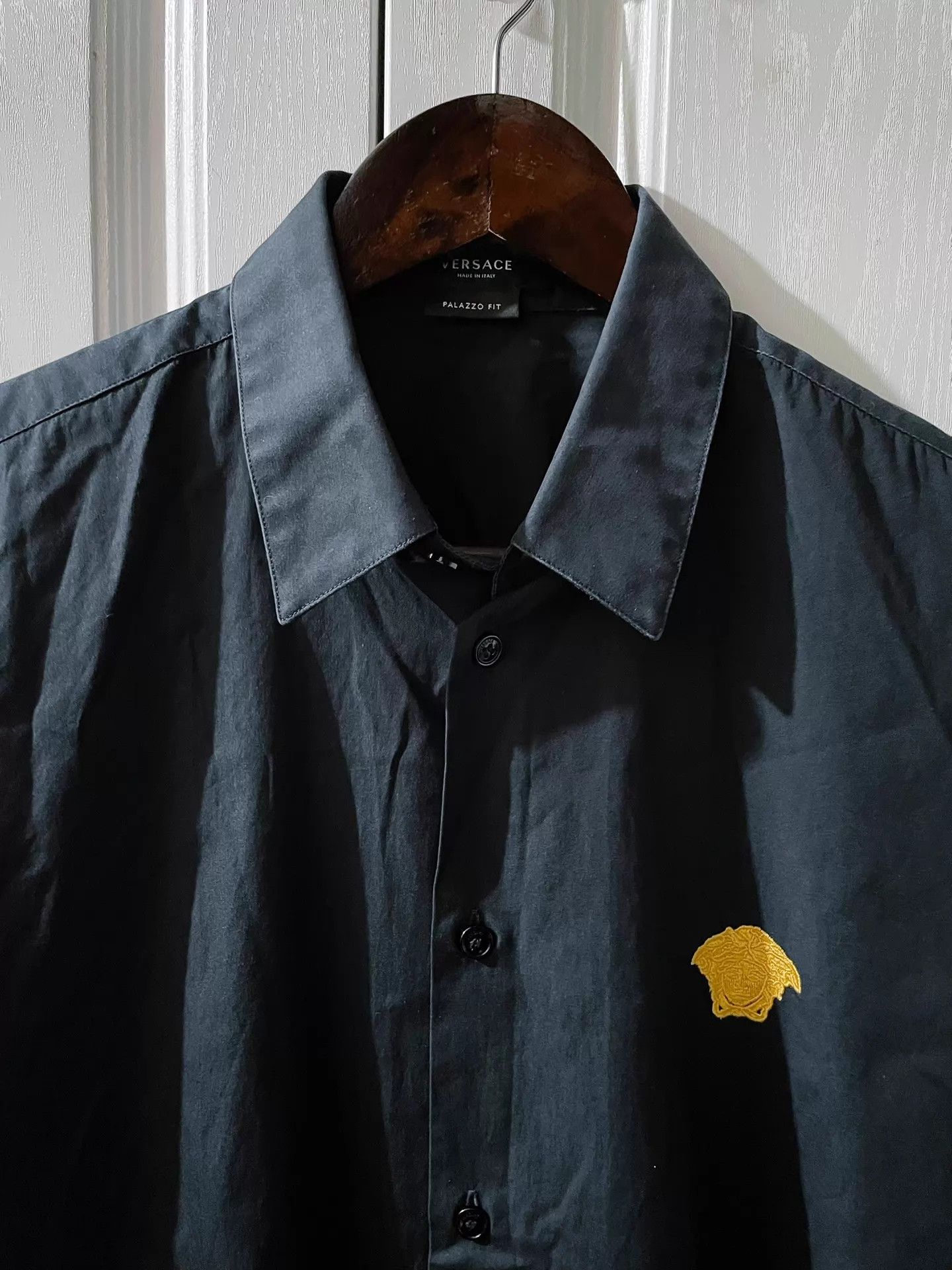 Versace Versace Medusa Embroidered LS Shirt 95New M Size US M / EU 48-50 / 2 - 3 Thumbnail