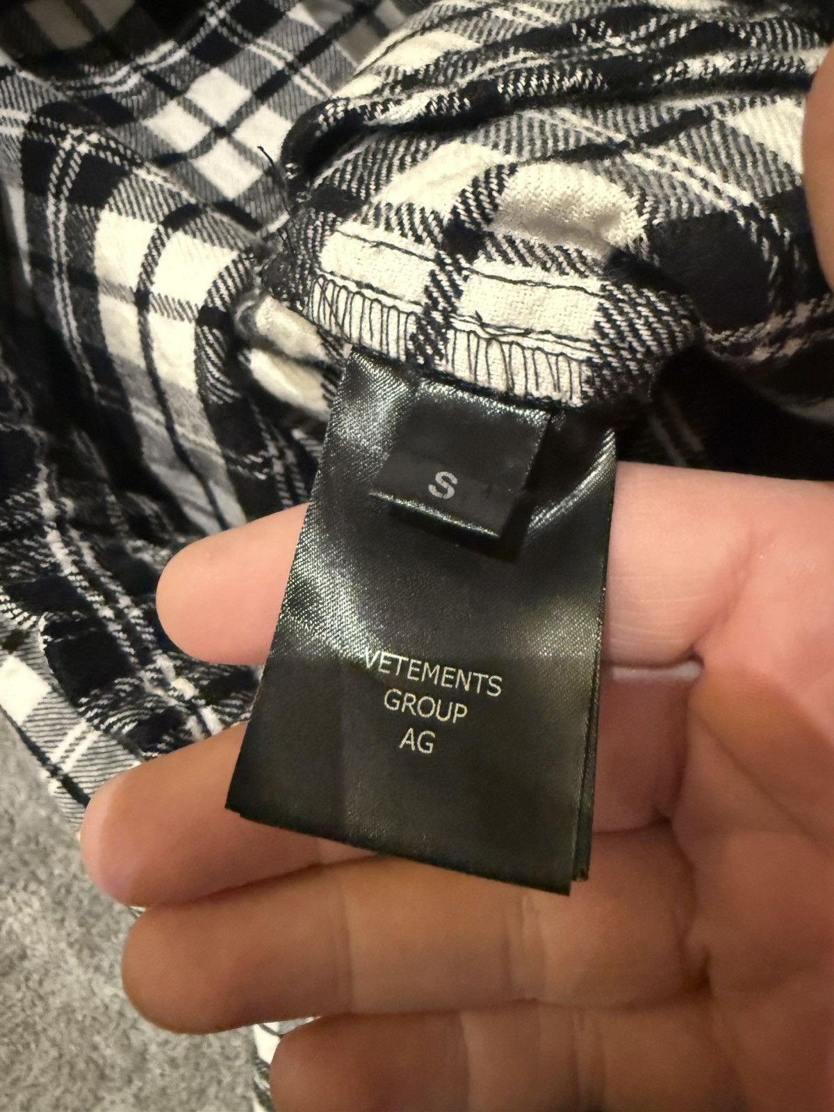Vetements VETEMENTS METALIZED WRINKLED PYJAMA TROUSERS Size S (32) Size US 32 / EU 48 - 5 Thumbnail