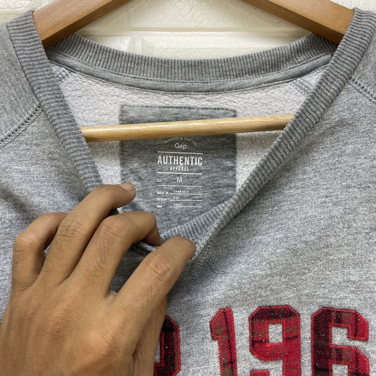 Gap 💥Vintage Gap Spell Out Sweatshirt Size US M / EU 48-50 / 2 - 4 Thumbnail