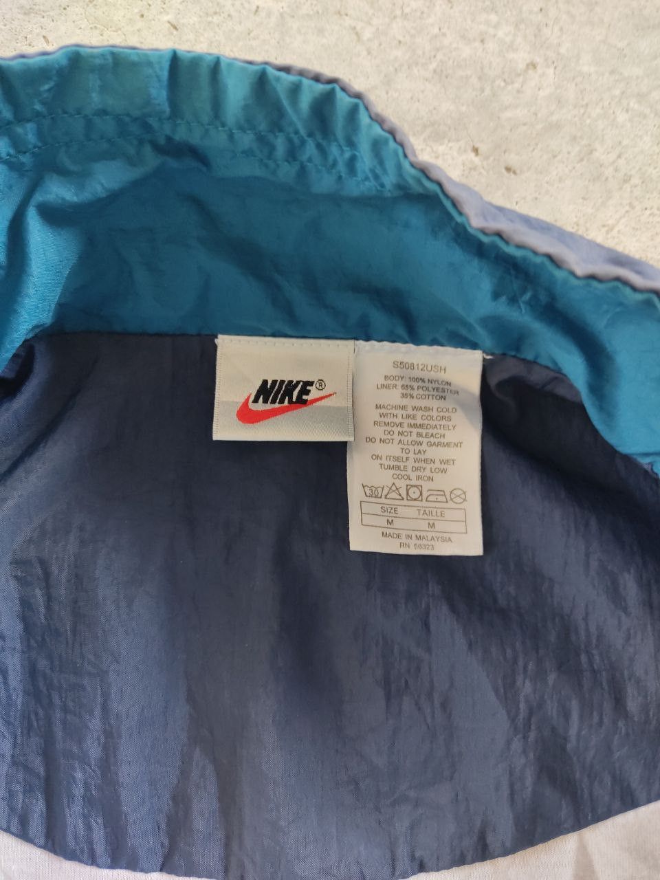 Nike × Vintage Vintage 90s Nike Box Spellout Size US M / EU 48-50 / 2 - 3 Thumbnail