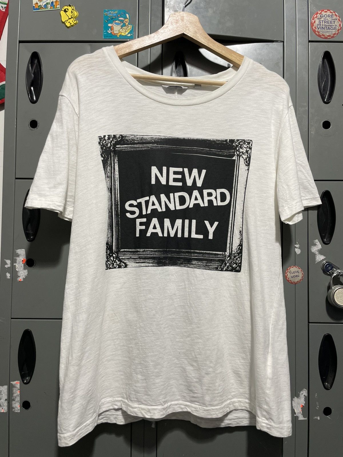 Undercover × Uniqlo New Standard Family picture frame art Size US L / EU 52-54 / 3 - 1 Thumbnail