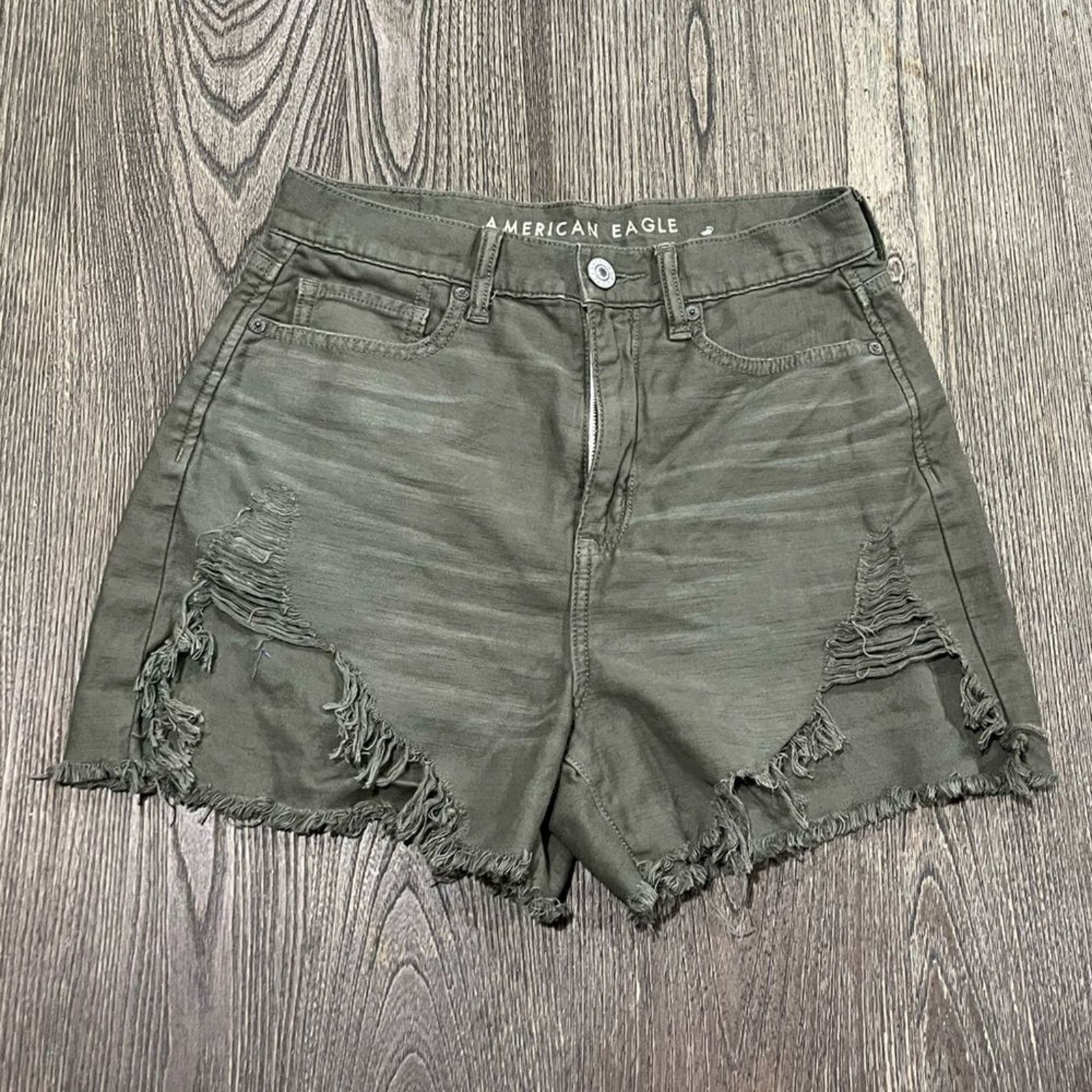 American Eagle Outfitters American Eagle Highest Rise Mom Shorts Distressed Raw Size 27" / US 4 / IT 40 - 1 Thumbnail