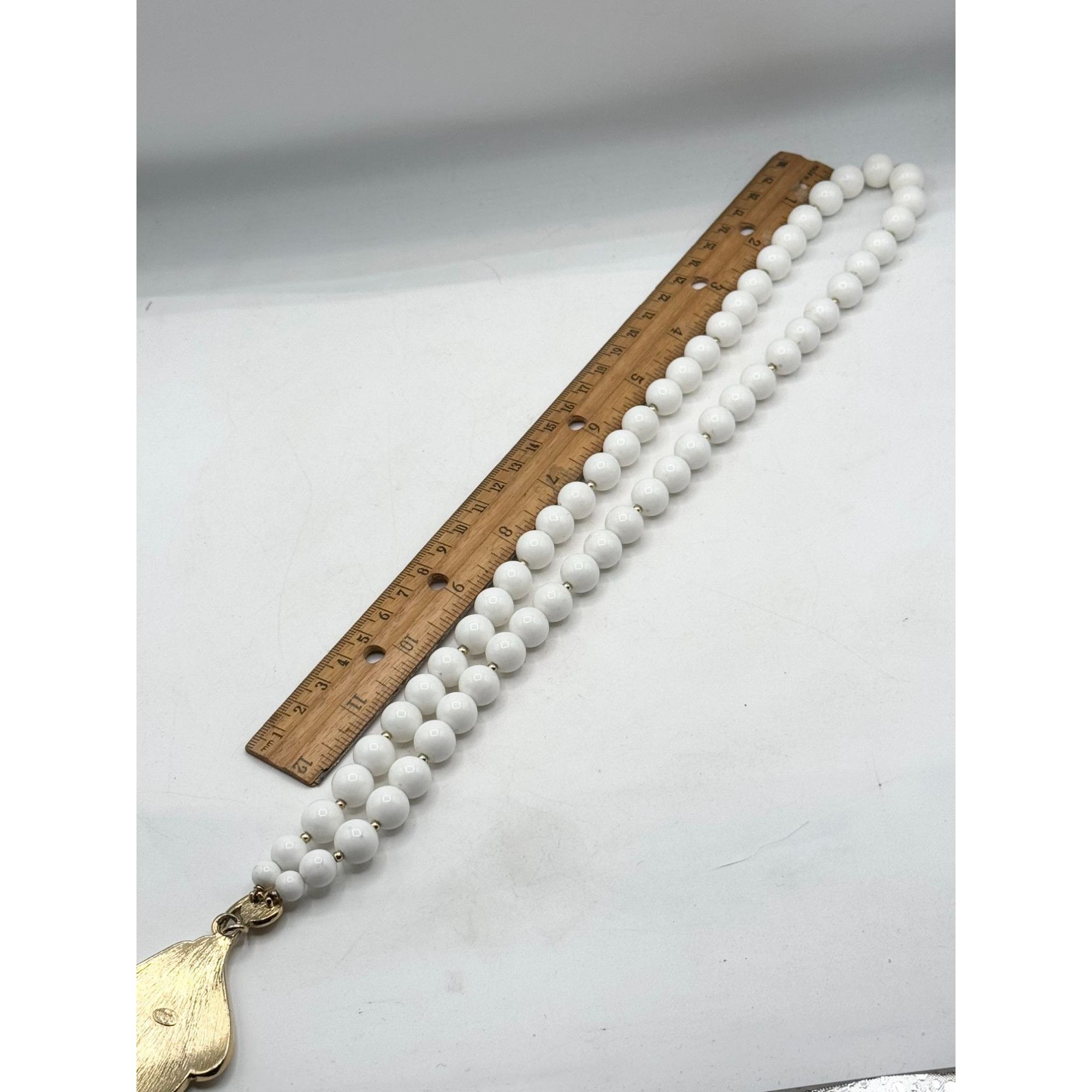 Vintage Vintage Trifari White Beaded Enamel Pendant Necklace Size ONE SIZE - 6 Thumbnail