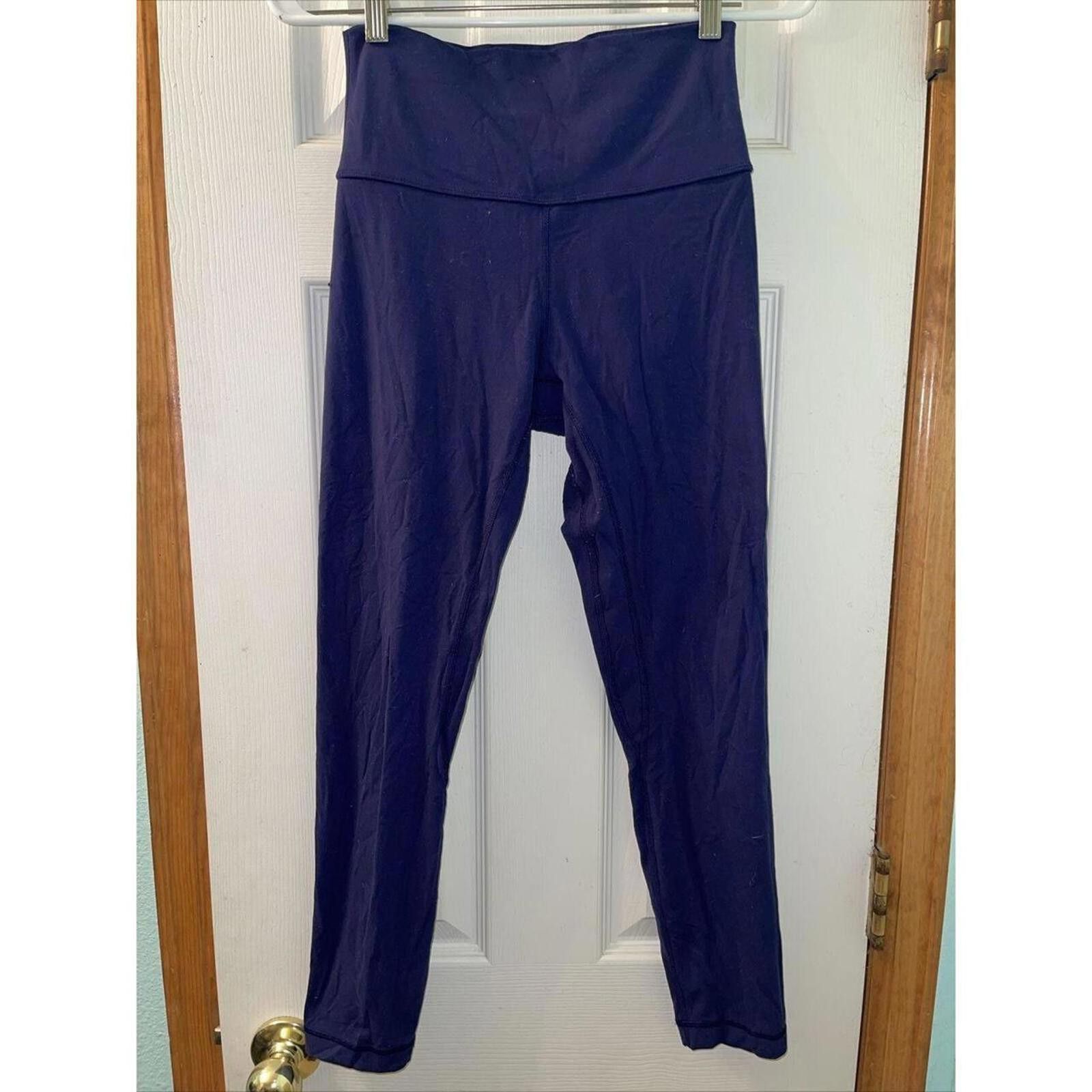 Lululemon LuluLemon High-Waisted Purple Leggings for Activewear Size 36" / US 14 / IT 50 - 1 Thumbnail