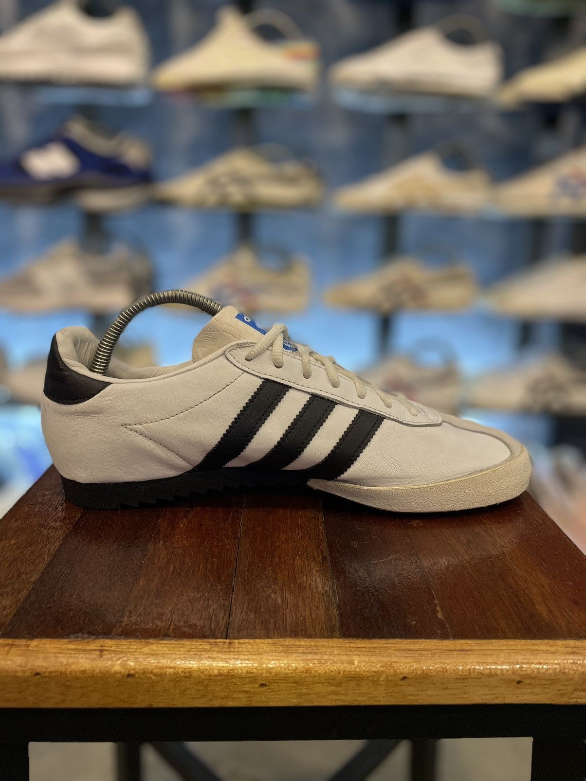 Adidas Adidas Bamba Low-Top White Leather Size US 8.5 / EU 41-42 - 3 Thumbnail