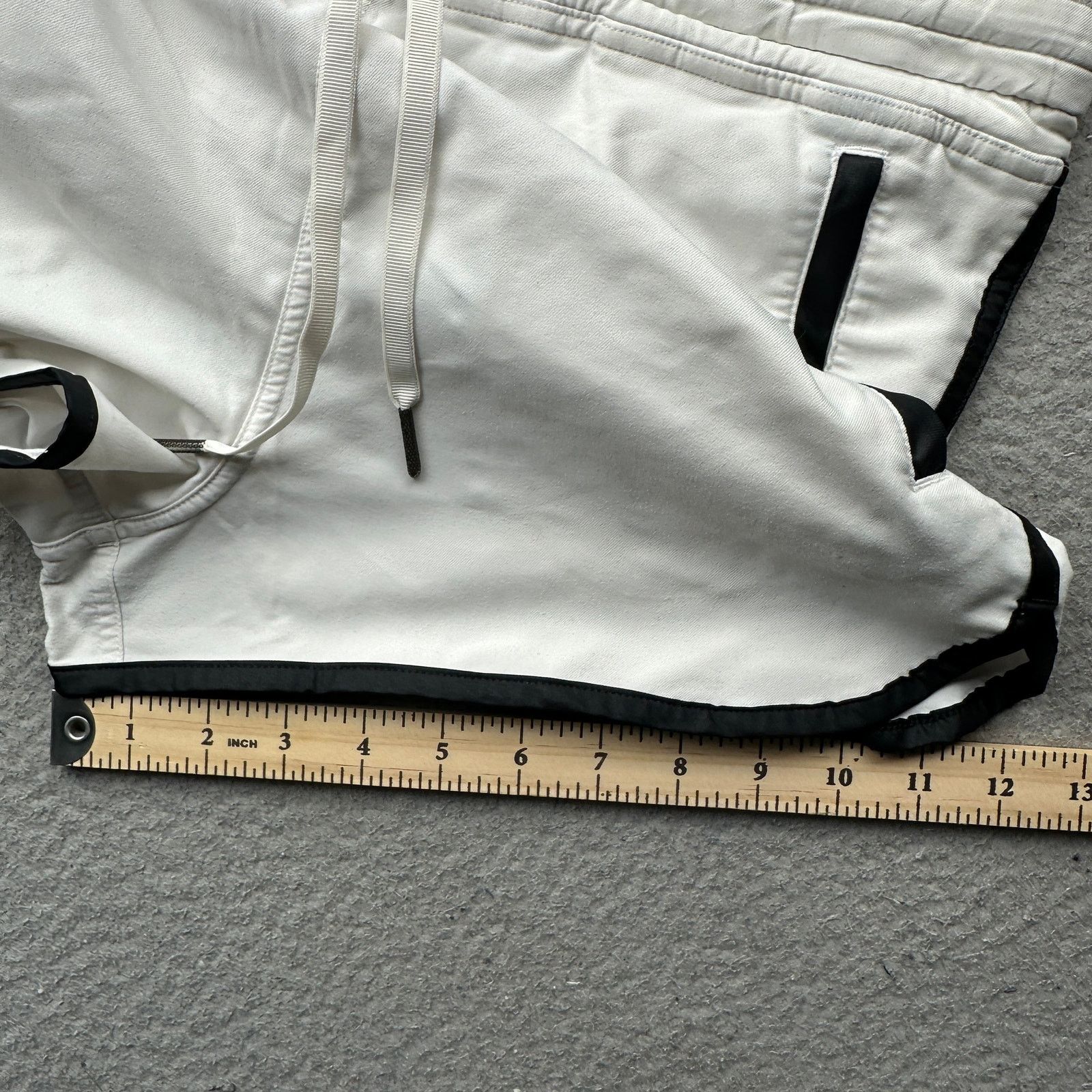 Lululemon Lululemon W7A76S Varsity Shorts Black White Womens Large XL Size 33" - 11 Thumbnail