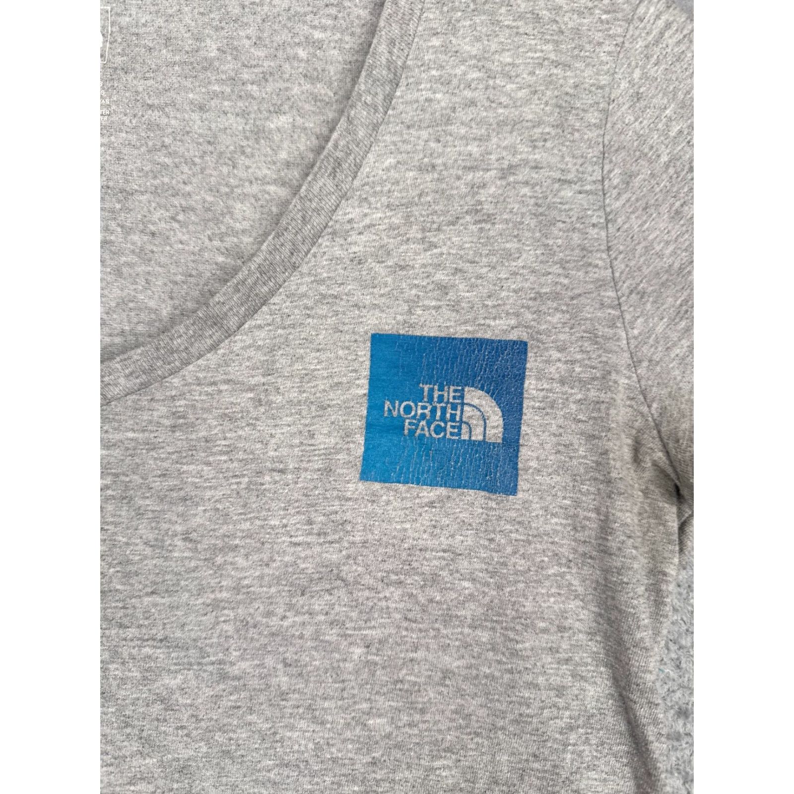The North Face The North Face Shirt Women Medium Gray V-Neck Short Sleeve Cotton Blend Outdoor All Seasons Breathable READ Womens Size M / US 6-8 / IT 42-44 - 6 Thumbnail
