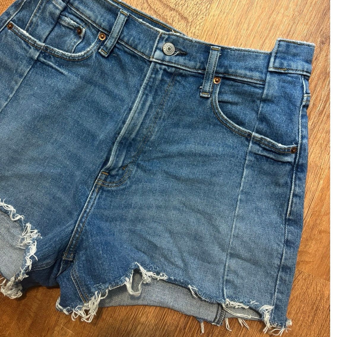 Abercrombie & Fitch Abercrombie & Fitch The Mom Short High Rise Curve Love 29/8 Size 30" / US 8 / IT 44 - 2 Thumbnail
