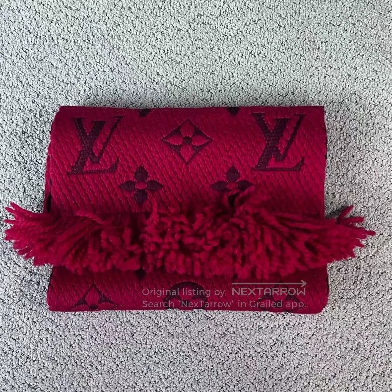 Louis Vuitton Louis Vuitton Red Wool Wool Scarf Size ONE SIZE - 1 Thumbnail