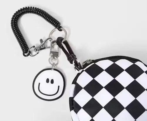 THVM Fashion checkerboard plaid smiley face coin pouch bag Size ONE SIZE - 4 Thumbnail