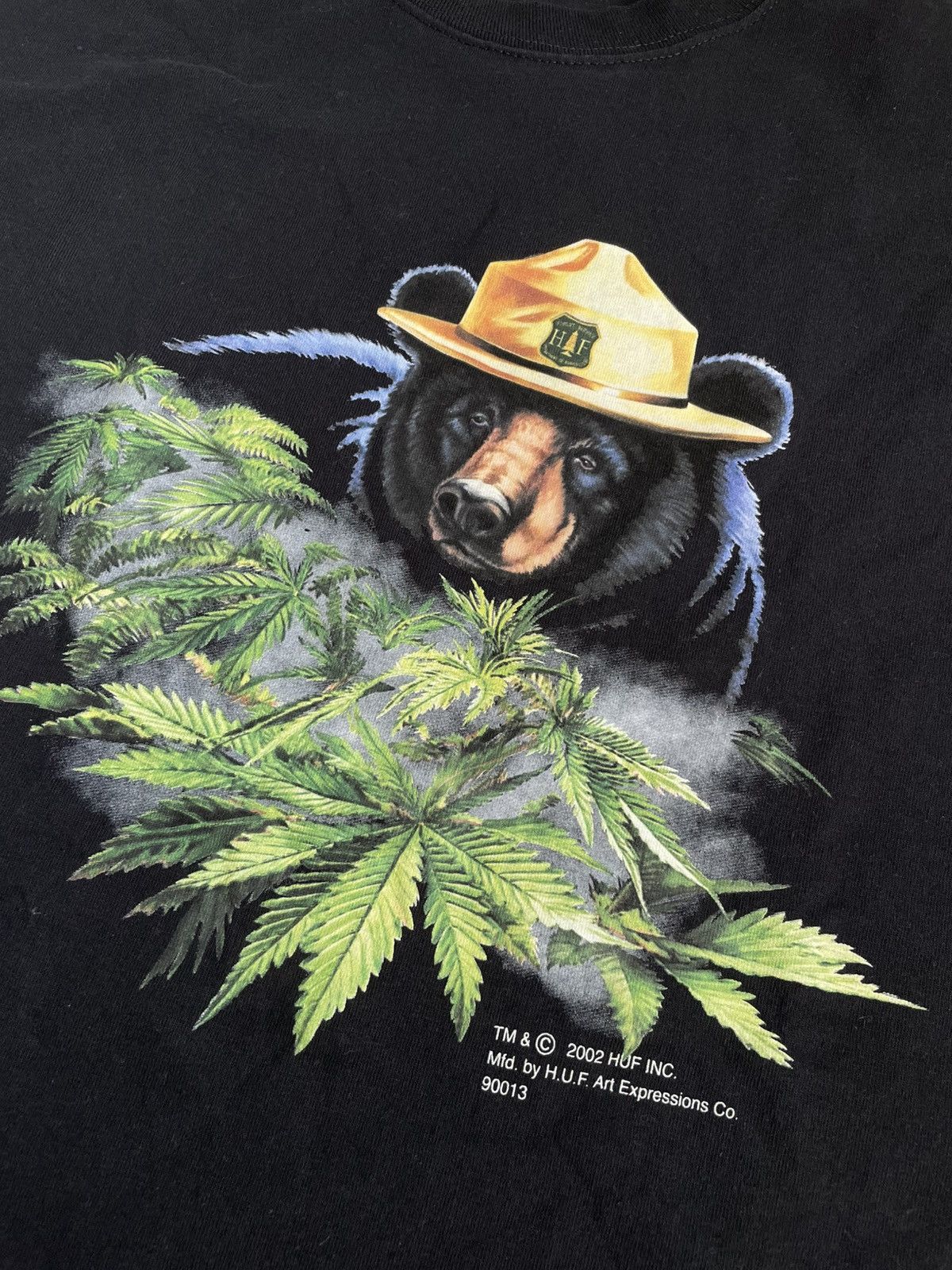 Designer × Huf Vintage 2002 Huf T-shirt with Smoke Bear Skate Art Sk8 Y2k Size US L / EU 52-54 / 3 - 4 Thumbnail