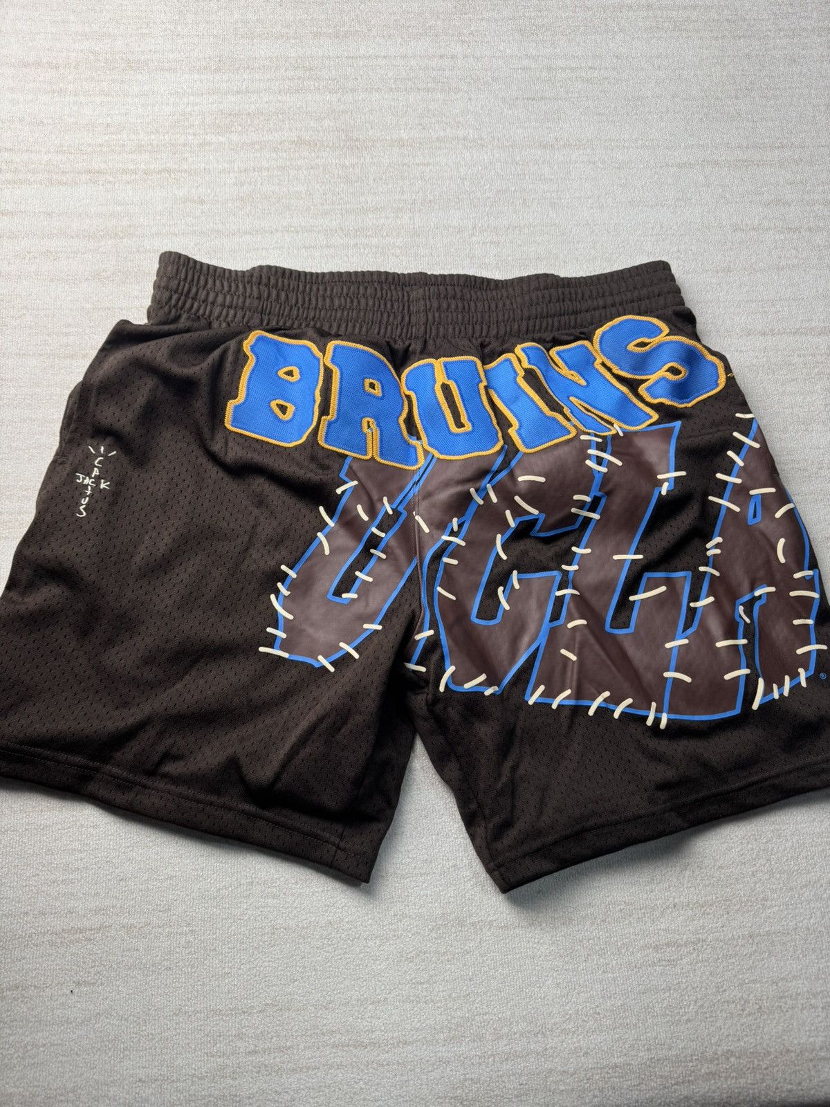 Mitchell & Ness × Travis Scott UCLA shorts xl Size US 36 / EU 52 - 2 Thumbnail
