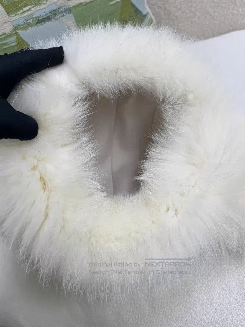 Loro Piana Loro Piana size M White Cashmere Fox Fur Faux Fur Leifeng H Size ONE SIZE - 4 Thumbnail