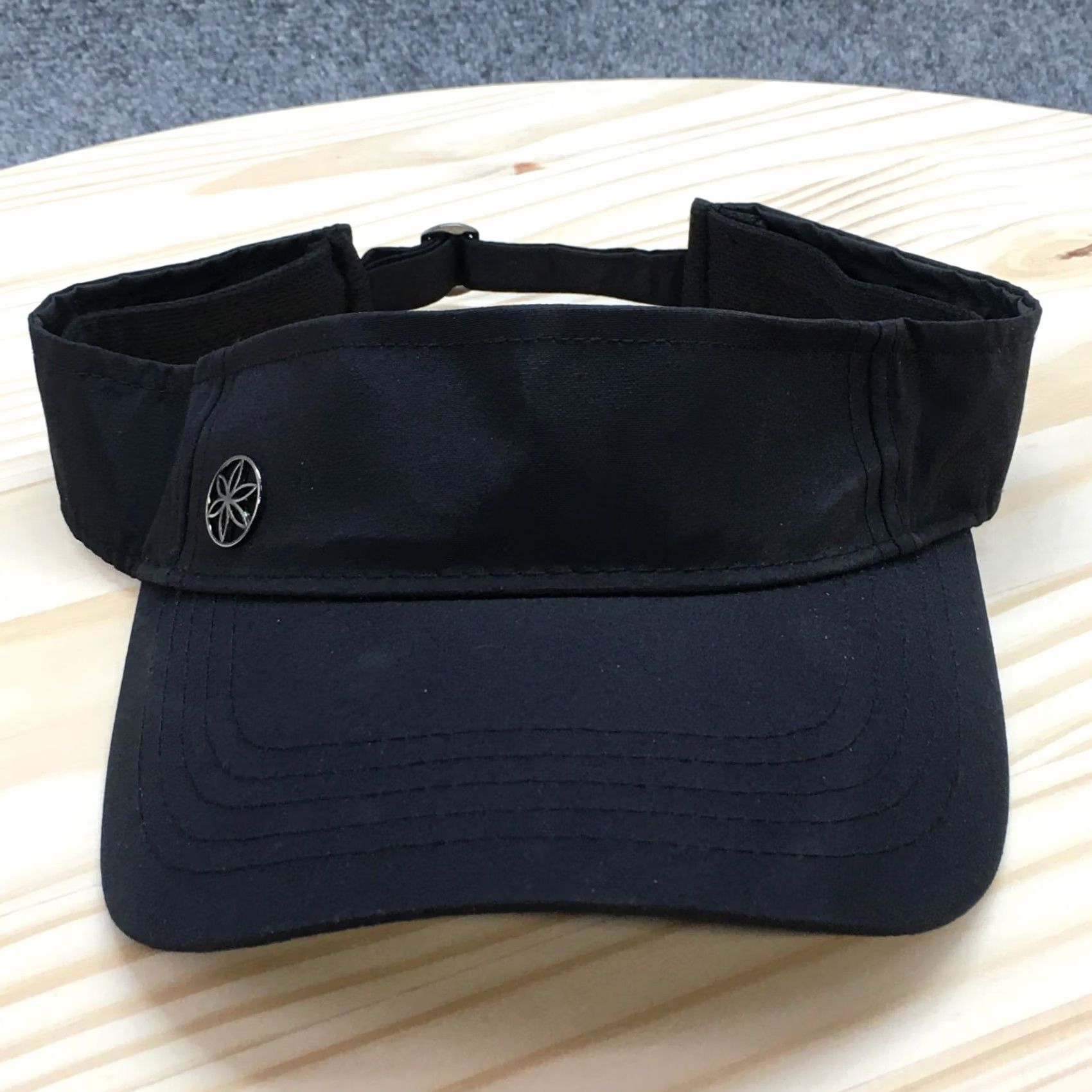 Vintage Gaiam Visor Hat Womens Black One Size Adjustable Curved Brim Embroidered Logo Size ONE SIZE - 3 Thumbnail